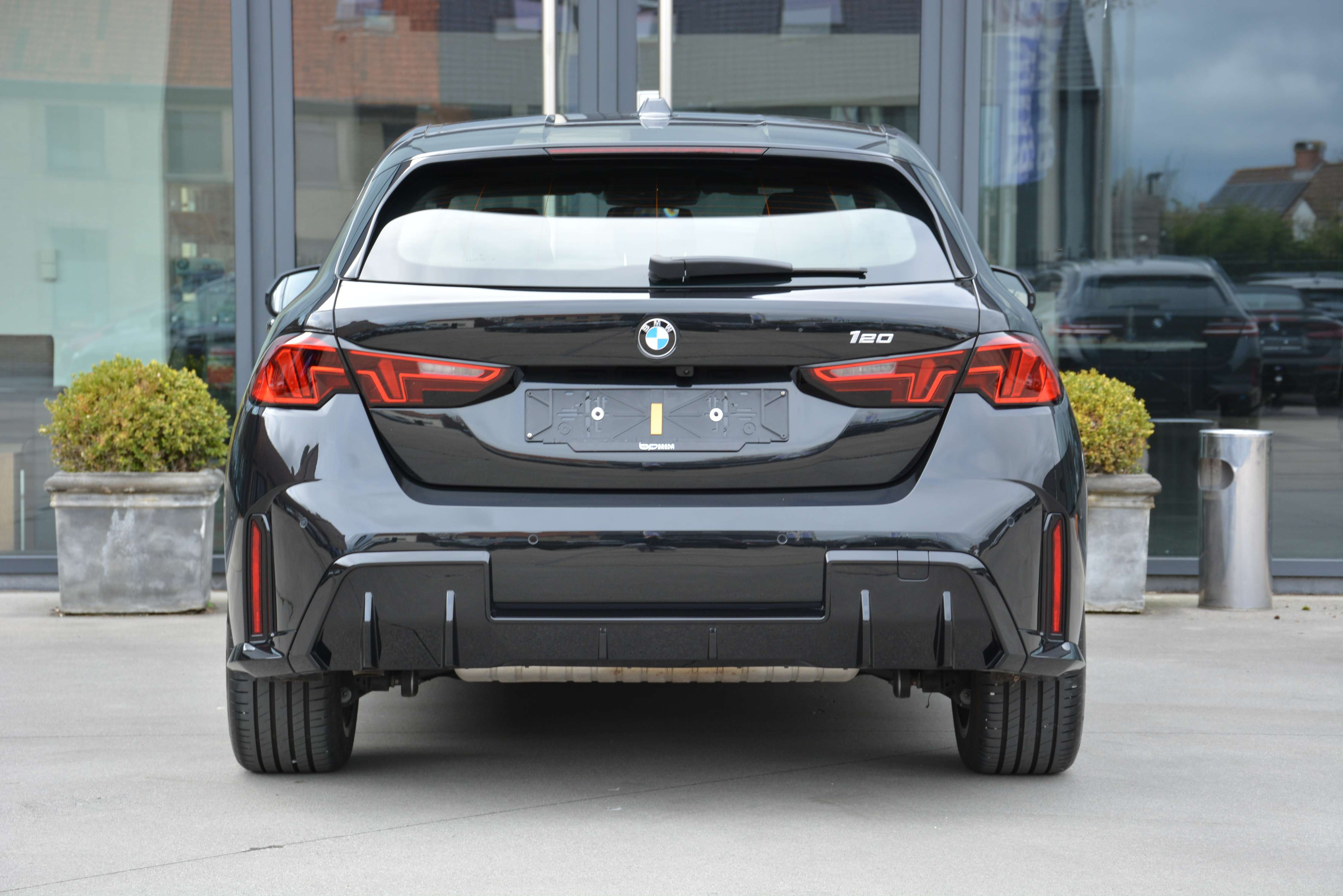 BMW 120 I M-Sport/ Alcantara sport seats/ Camera/ Carplay