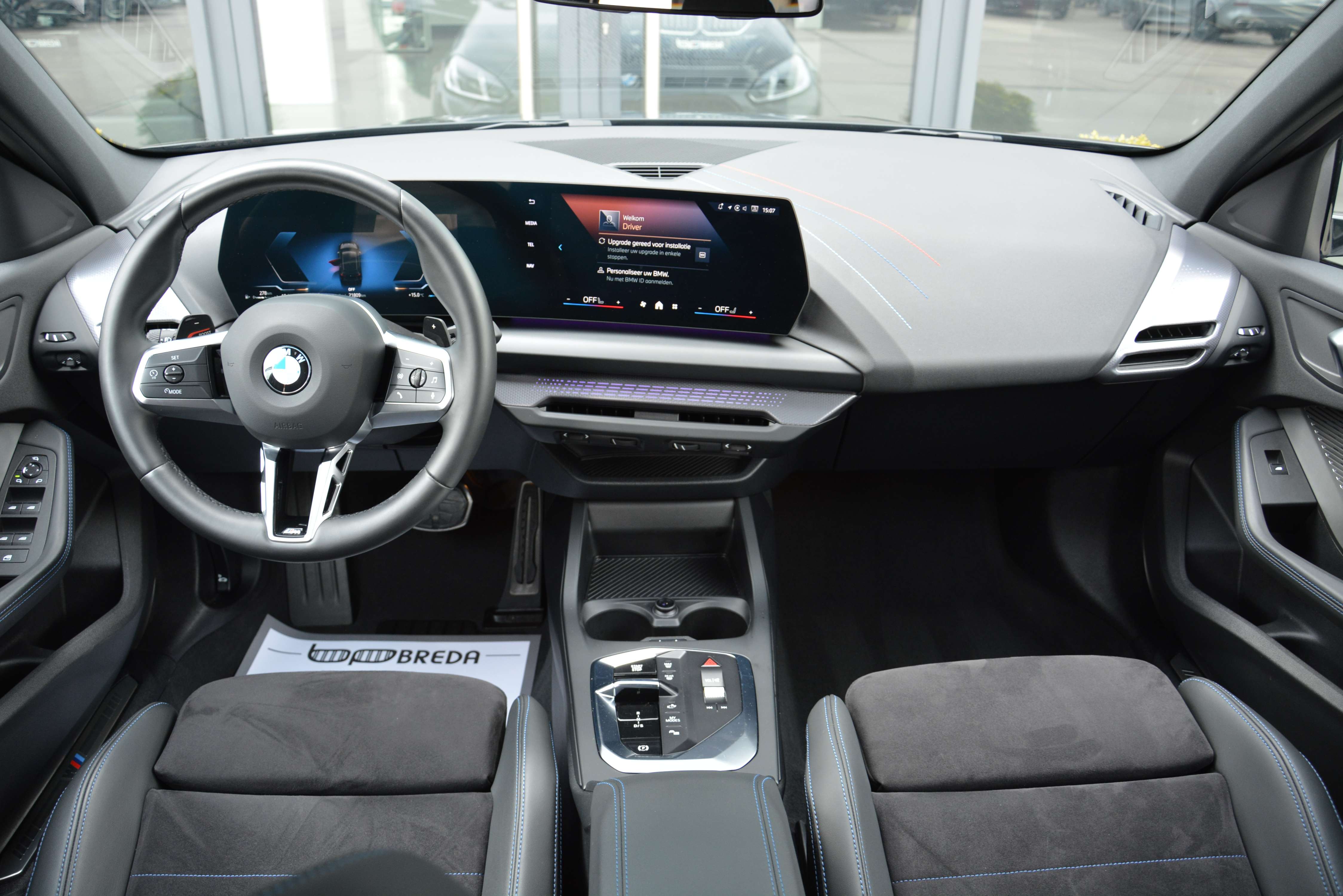 BMW 120 I M-Sport/ Alcantara sport seats/ Camera/ Carplay