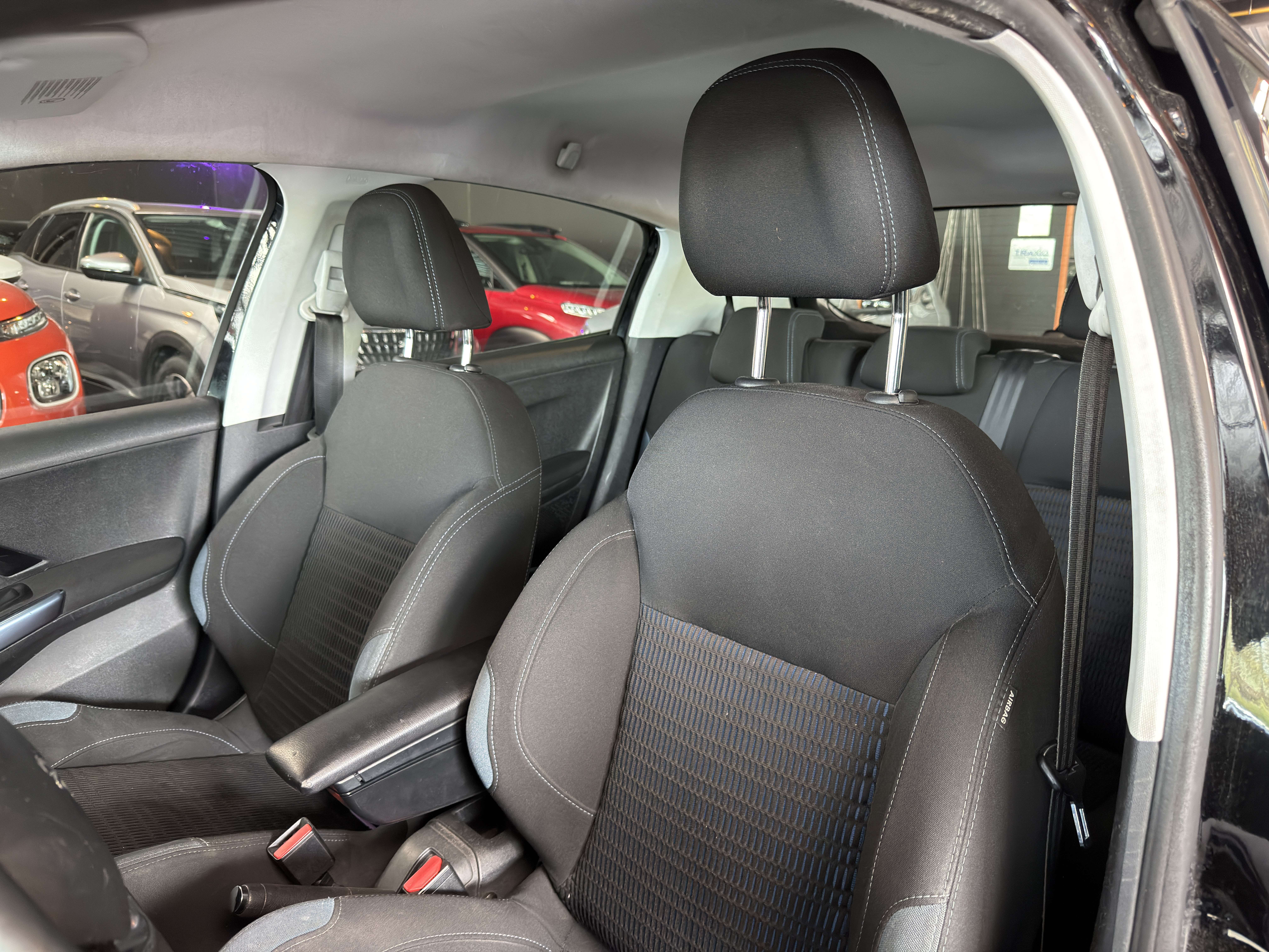 Peugeot 208 208 1.6 e-HDi Allure STT ETG/12 mois de garantie