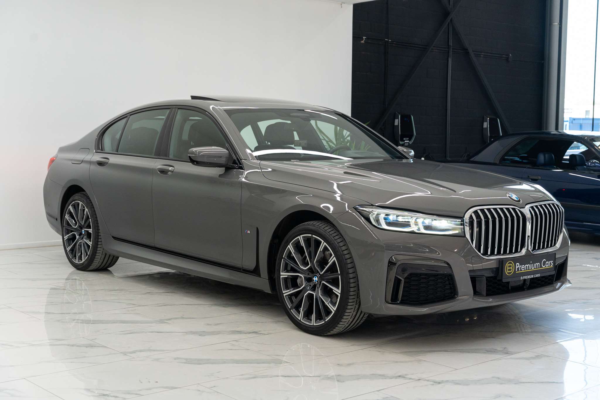 BMW 745 e M pack Individual/FULL OPTIONS!/Laser/ACC/360°/