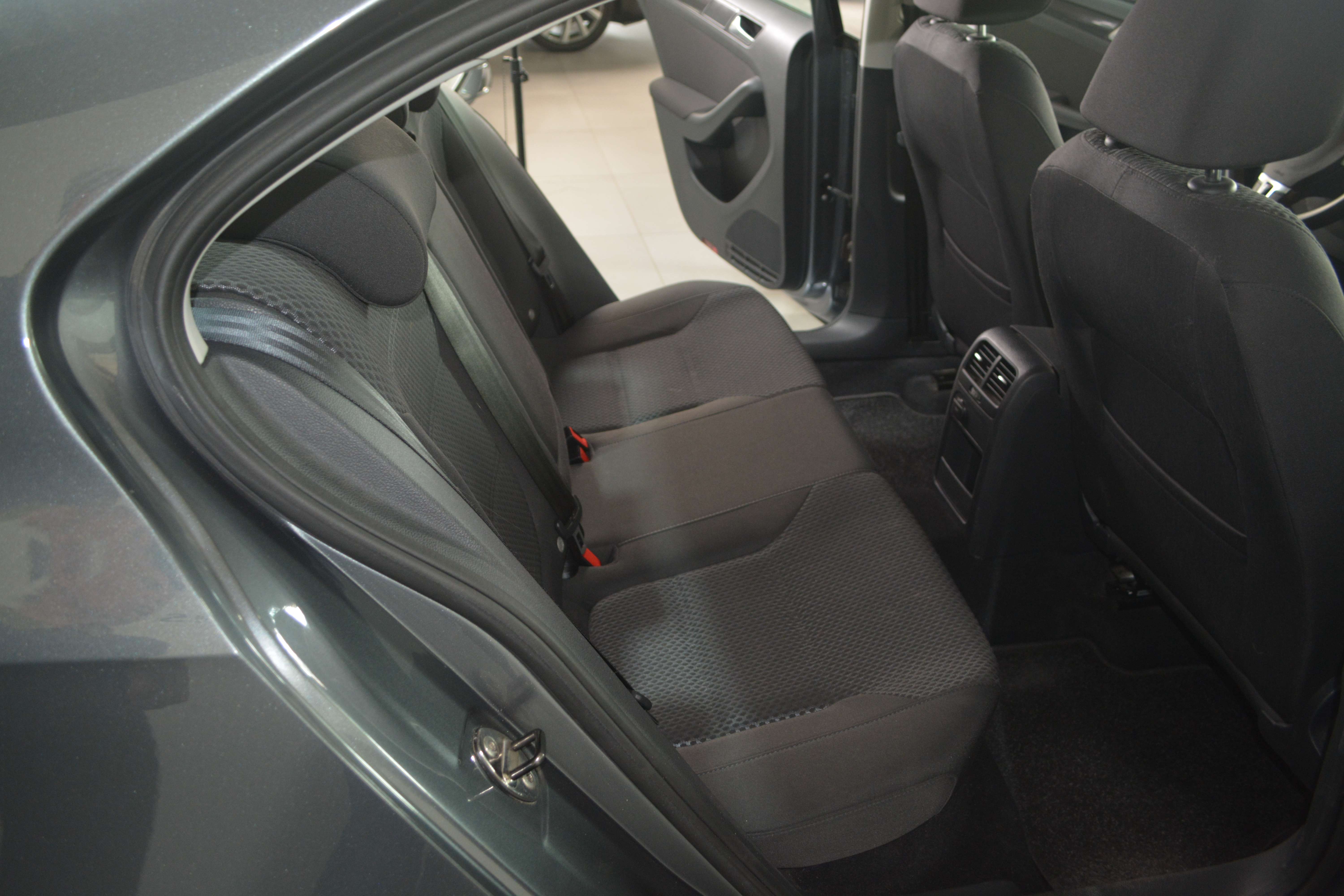 Volkswagen Jetta Jetta 1.2 TSI Comfortline / NAVIGATIE / CRUISE / AIRCO AUT.