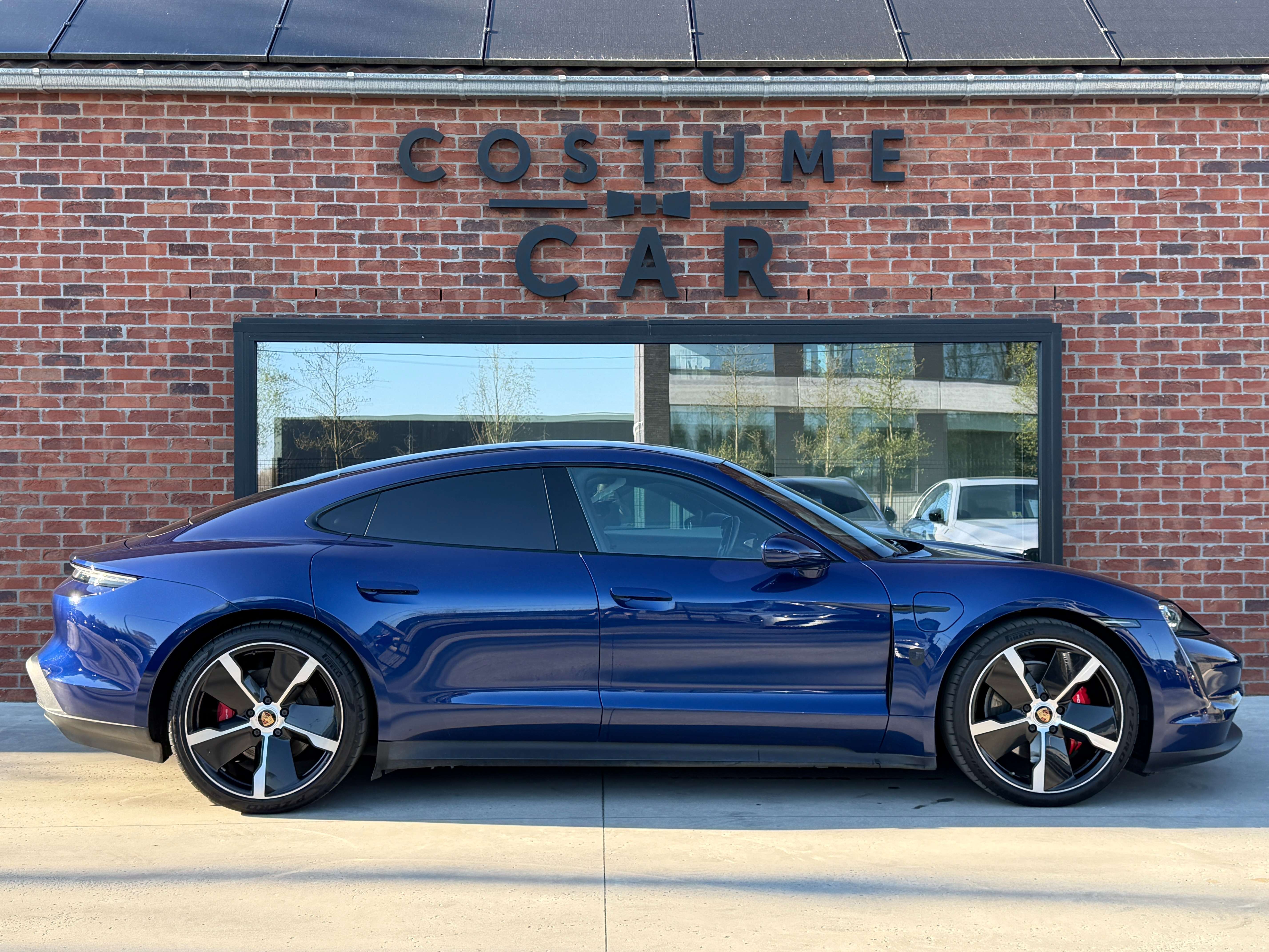 Porsche Taycan 4S - Trappes électriques - Bose - Toit panoramique
