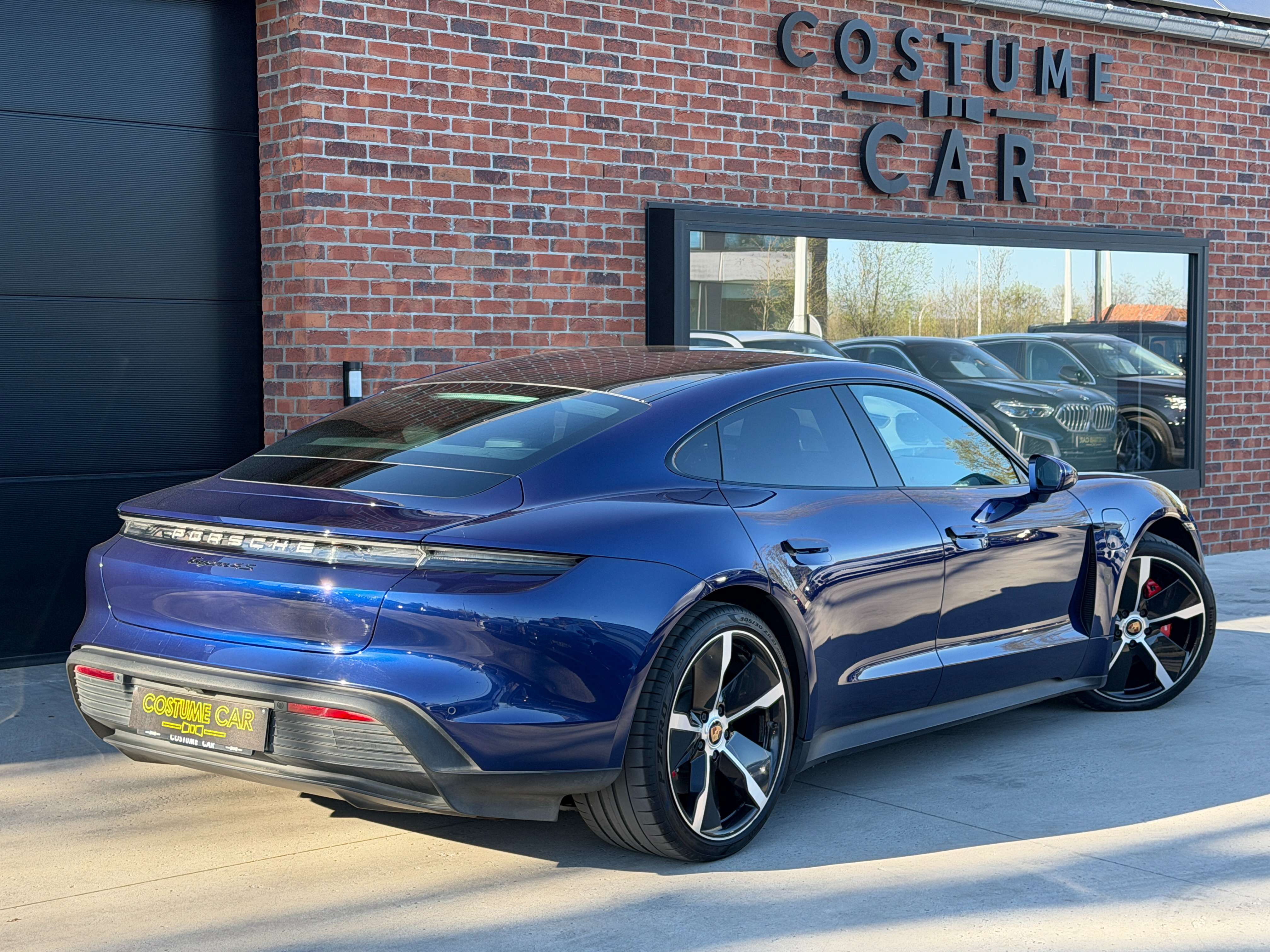 Porsche Taycan 4S - Trappes électriques - Bose - Toit panoramique