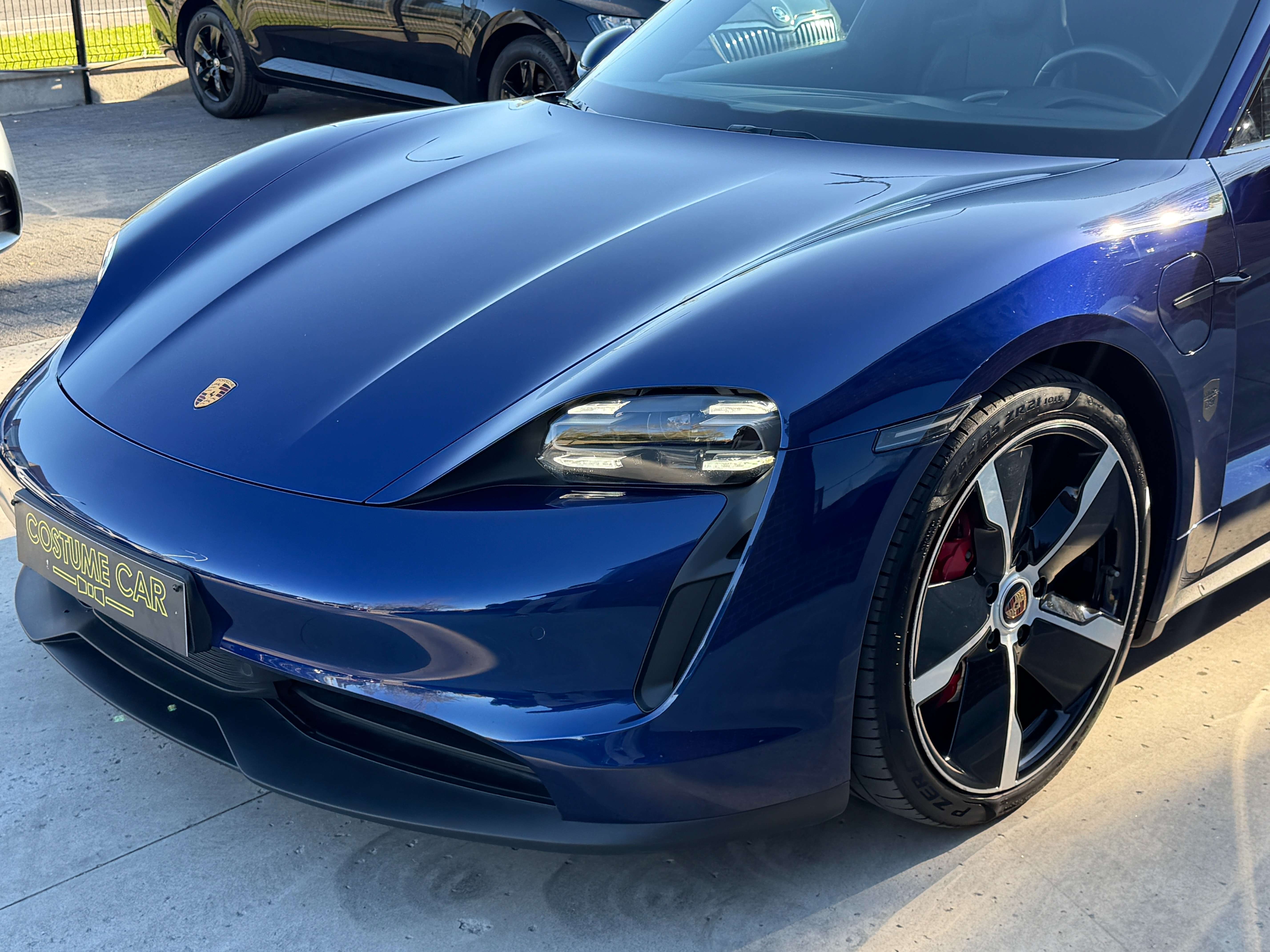 Porsche Taycan 4S - Trappes électriques - Bose - Toit panoramique