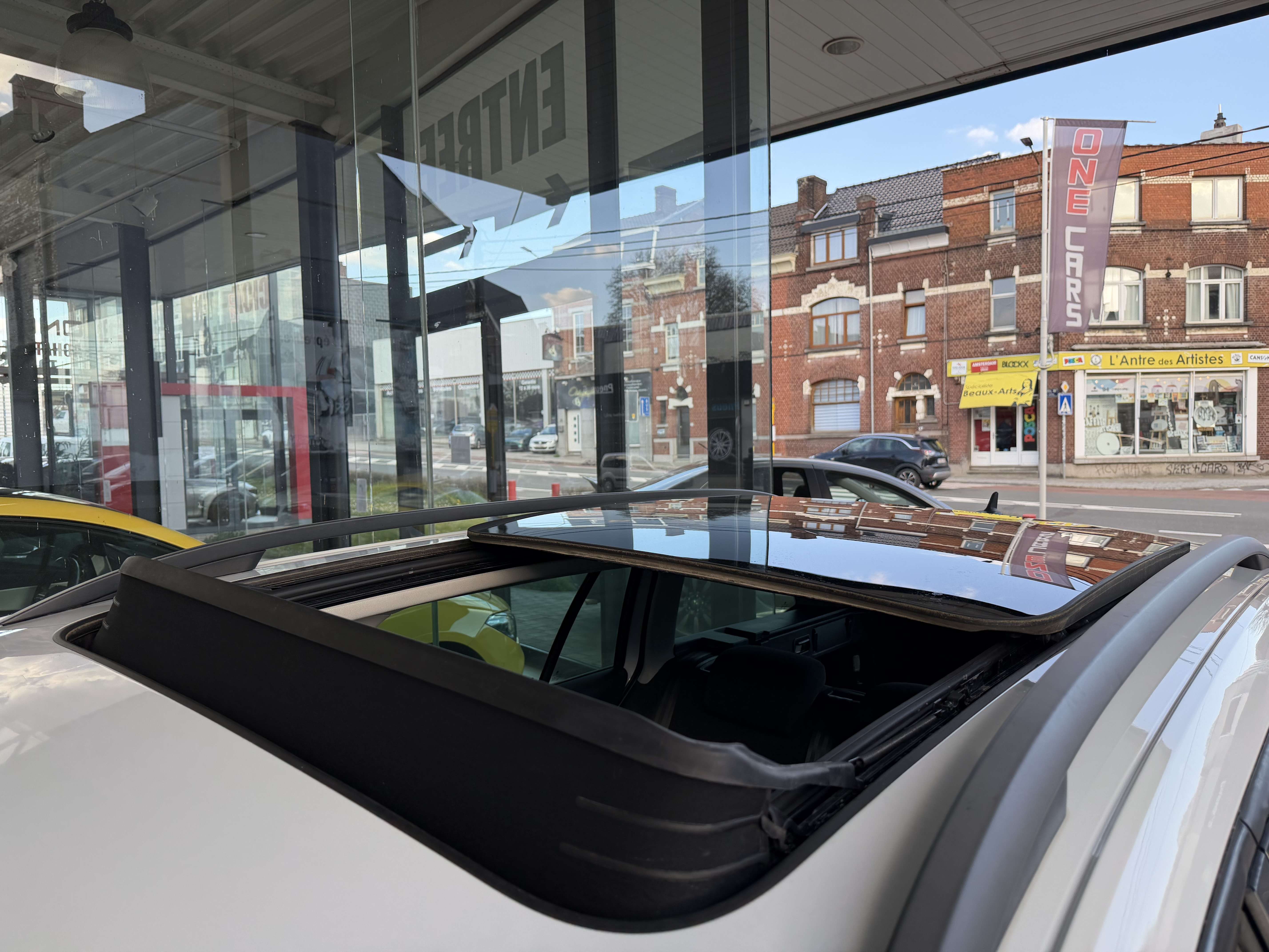 Skoda Octavia AUTOMATIQUE 1.6 TDi CARPLAY-TOIT PANO-GPS-BIXENON-