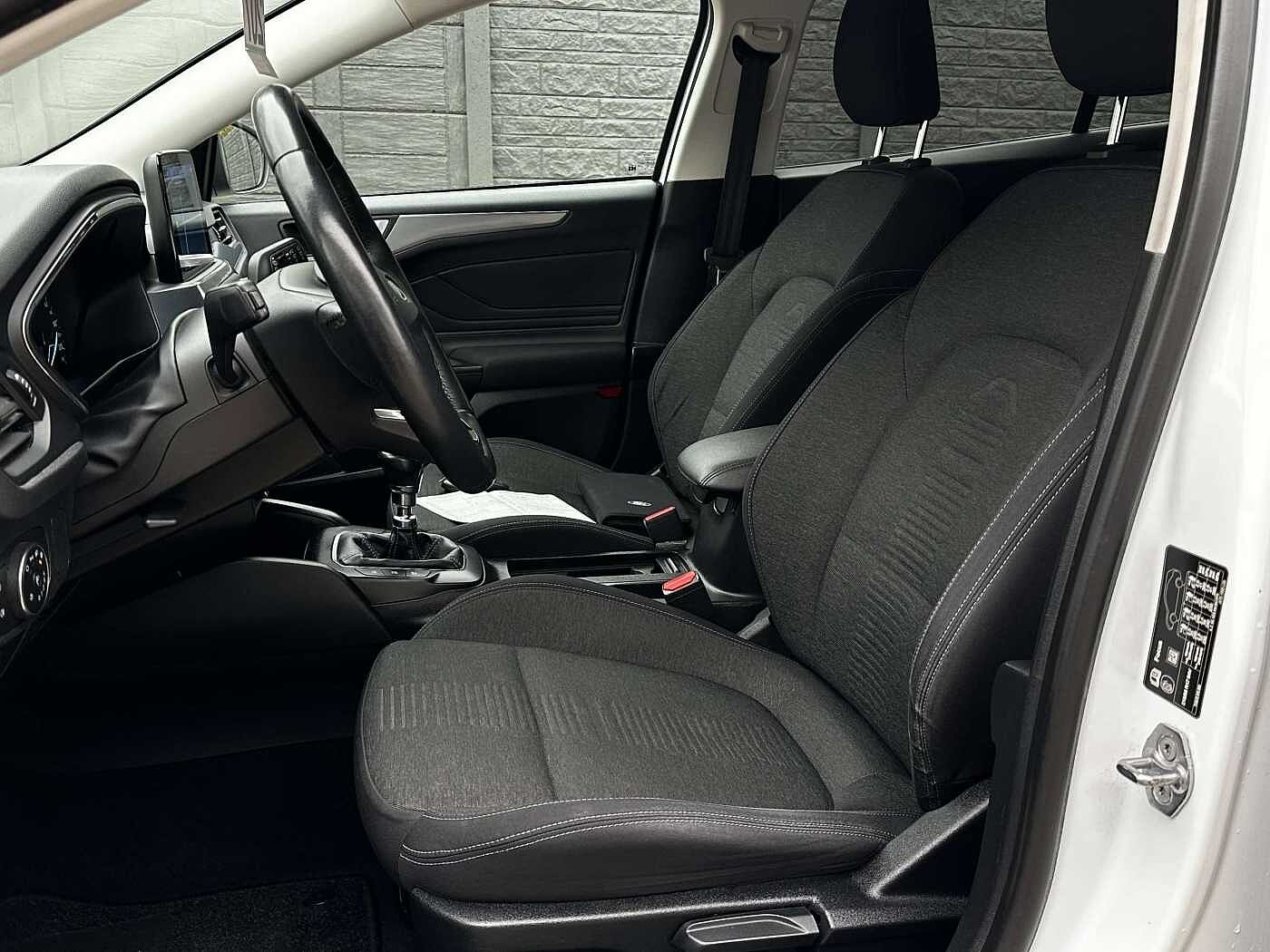 Ford Focus Active 1.0 EcoBoost Business FULL LED/GPS/CRUISE/SENSOR/CARPLAY