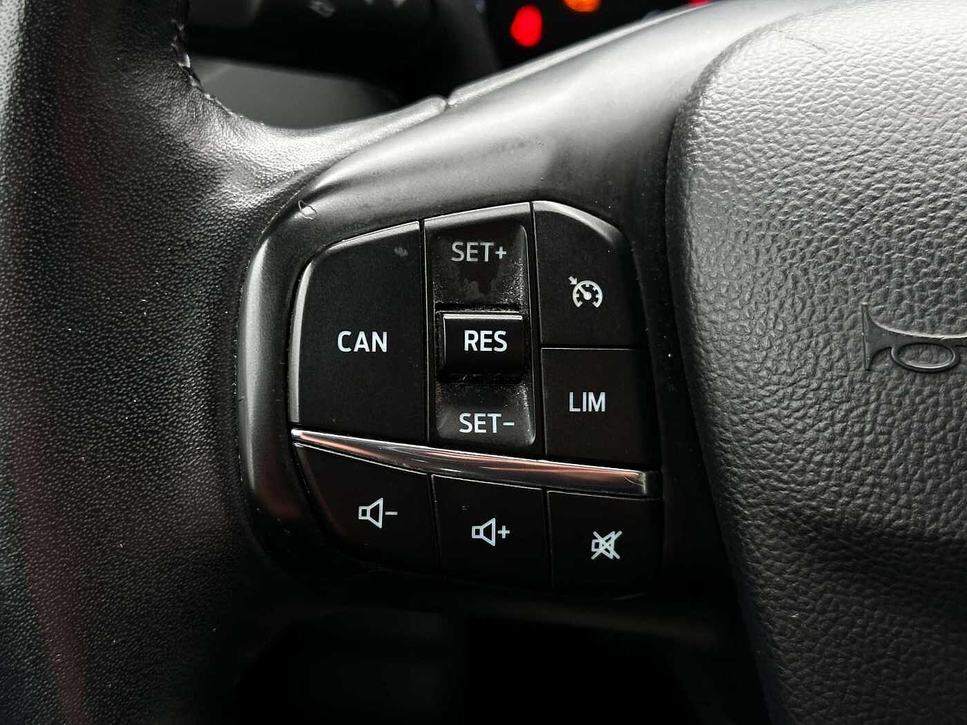 Ford Focus Active 1.0 EcoBoost Business FULL LED/GPS/CRUISE/SENSOR/CARPLAY