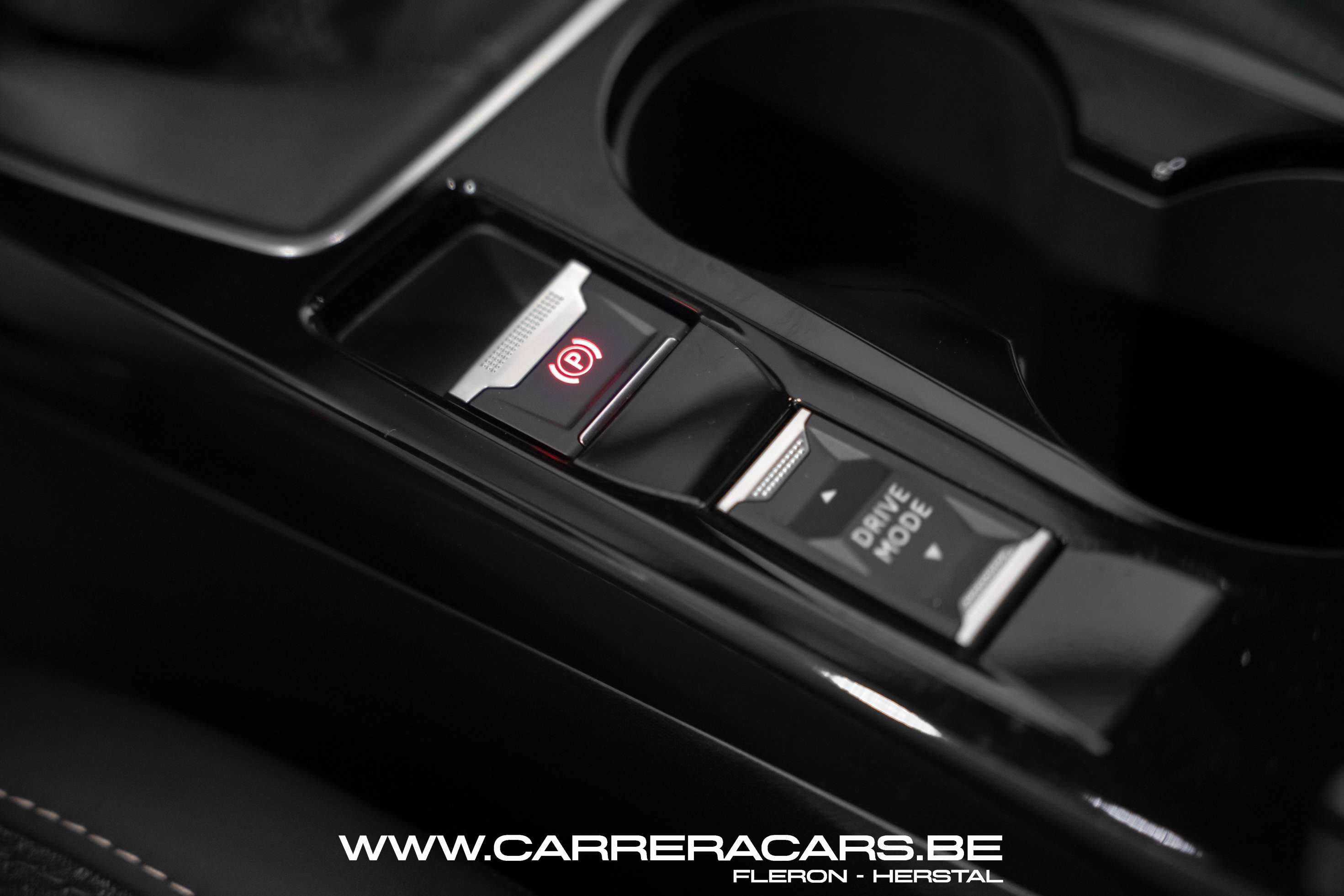 Peugeot 2008 12i Allure*|NEW*CAMERA 360*NAVI*CRUISE*LANE*LED*|