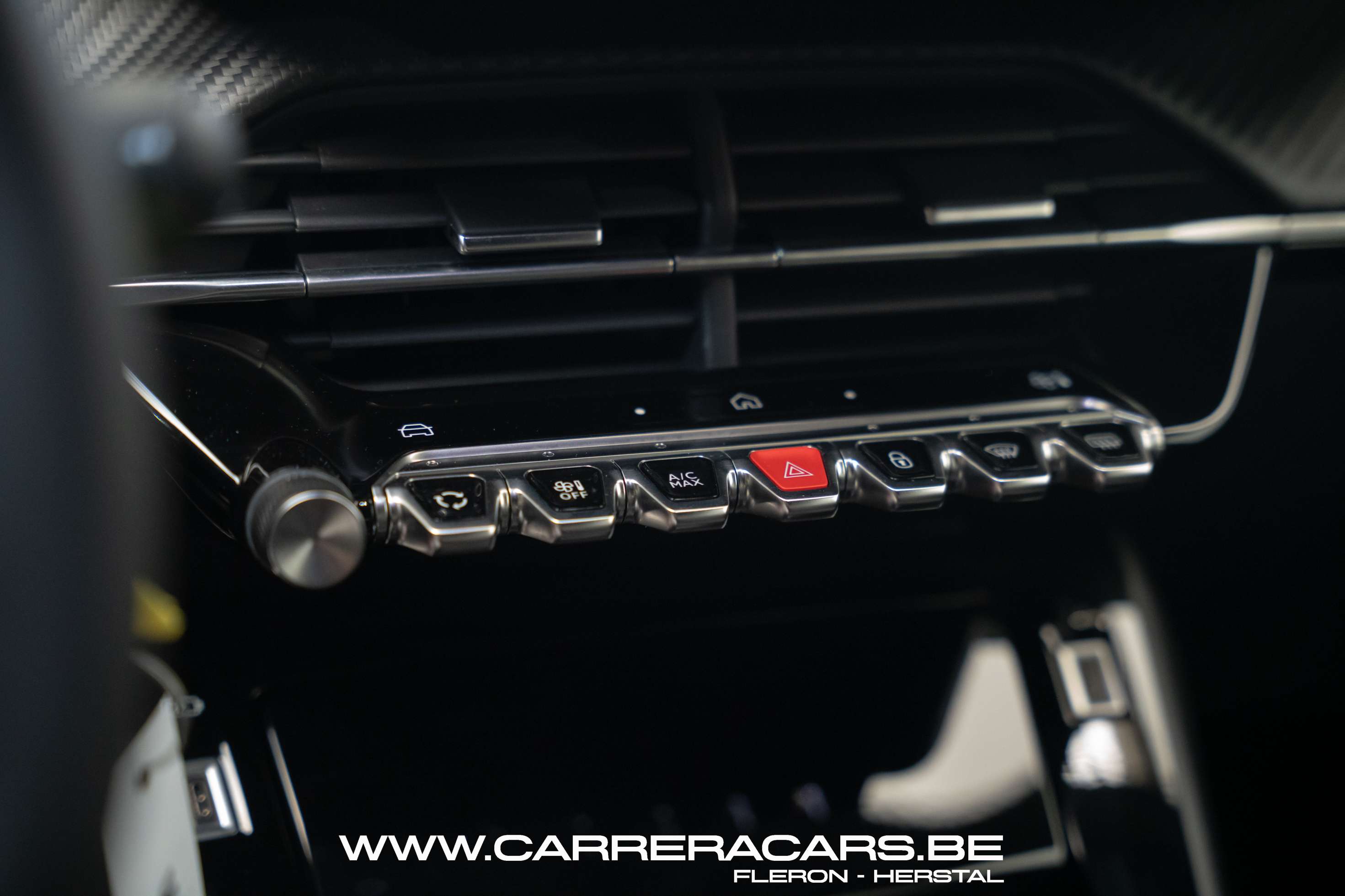Peugeot 2008 12i Allure*|NEW*CAMERA 360*NAVI*CRUISE*LANE*LED*|