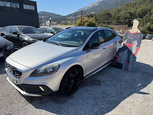 Volvo V40 CROSS COUNTRY D2 115CH START&STOP MOMENTUM BUSINESS