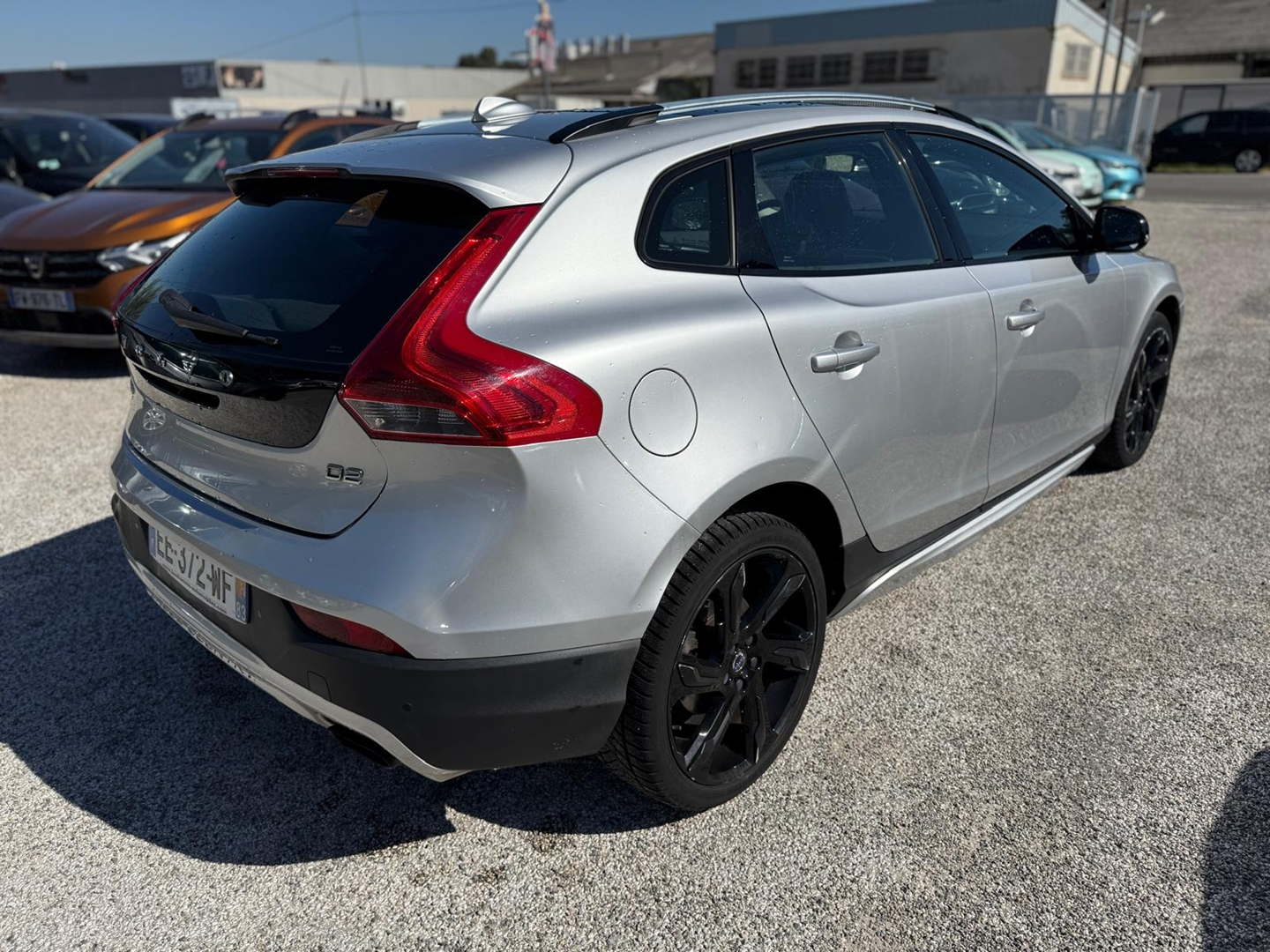 Volvo V40 CROSS COUNTRY D2 115CH START&STOP MOMENTUM BUSINESS
