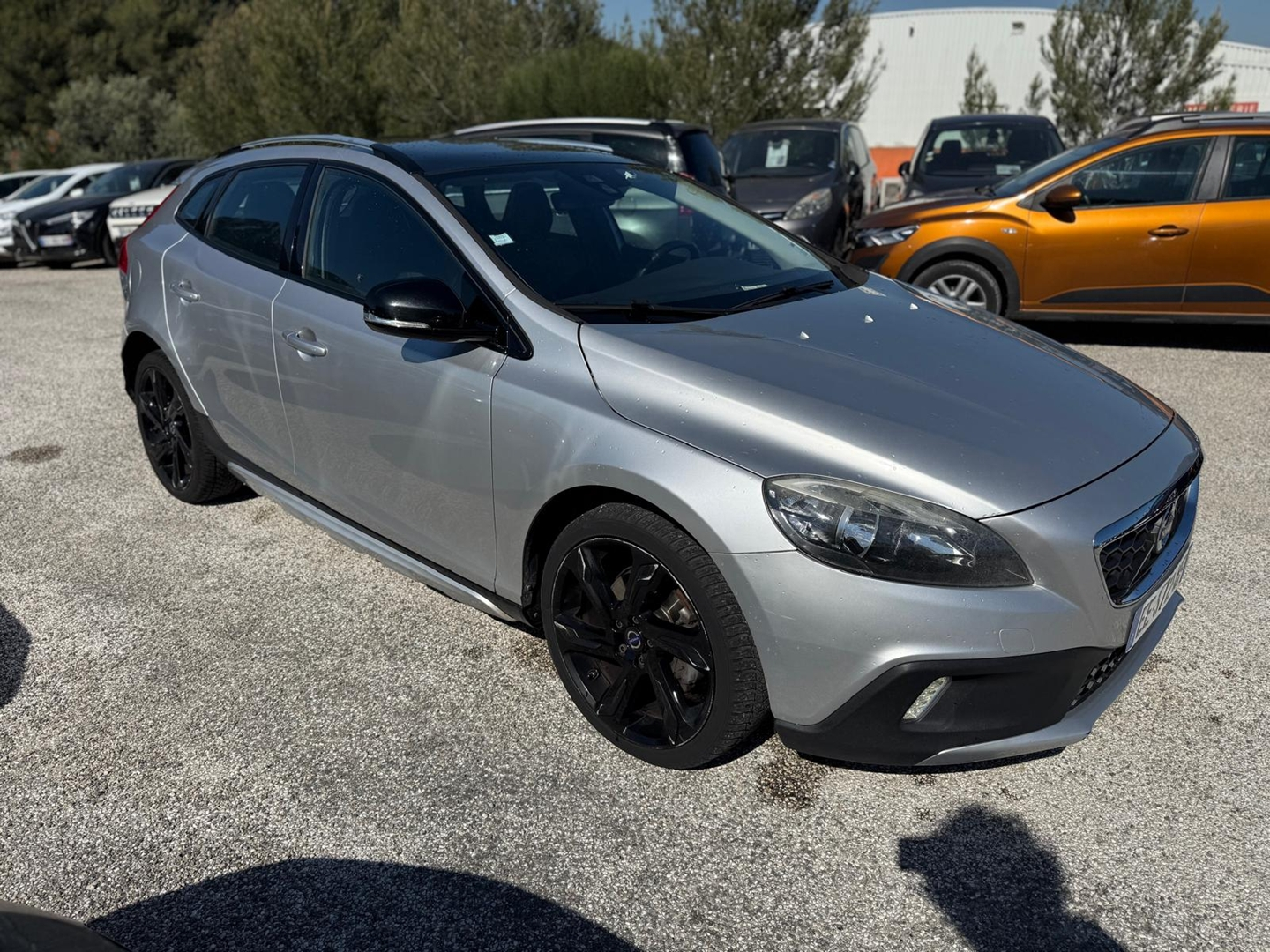 Volvo V40 CROSS COUNTRY D2 115CH START&STOP MOMENTUM BUSINESS