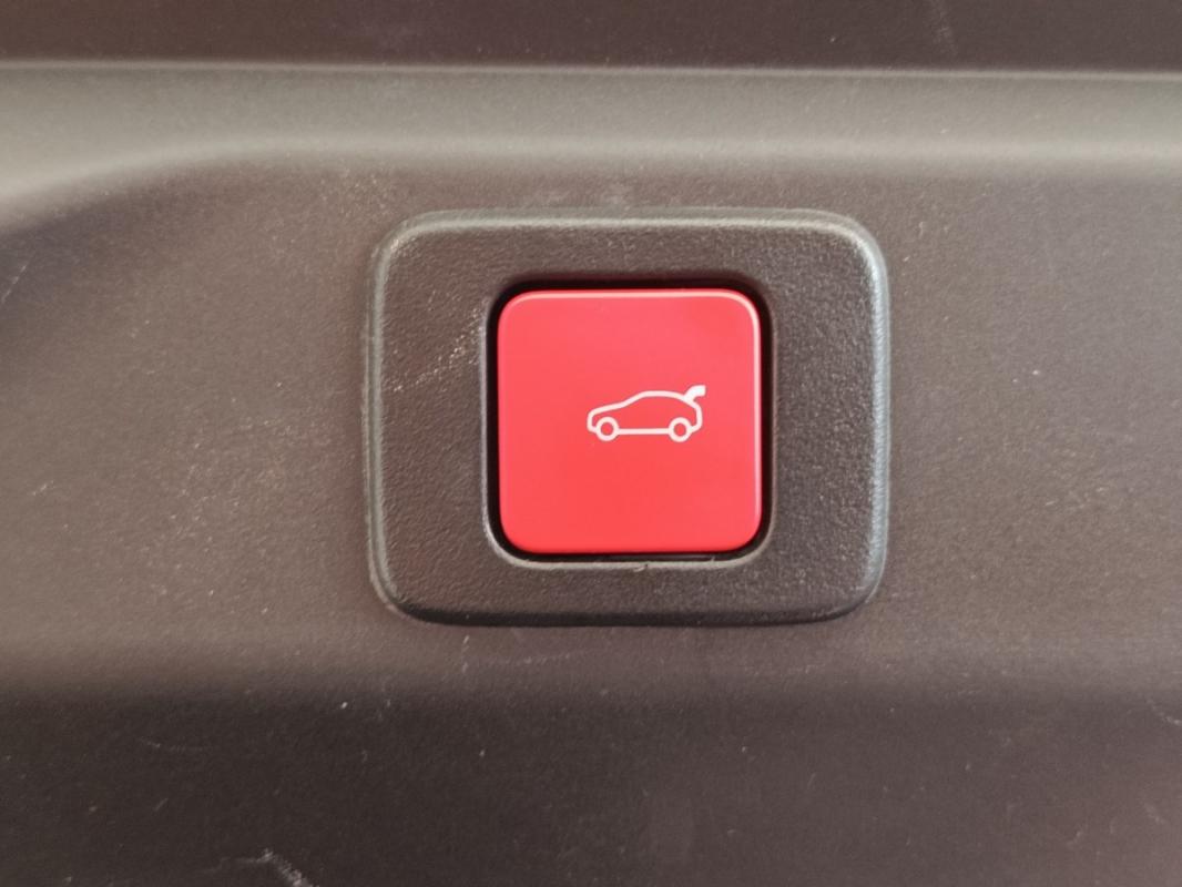 Peugeot 3008 III 1.2 HYBRID 136 E-DCS6 GT