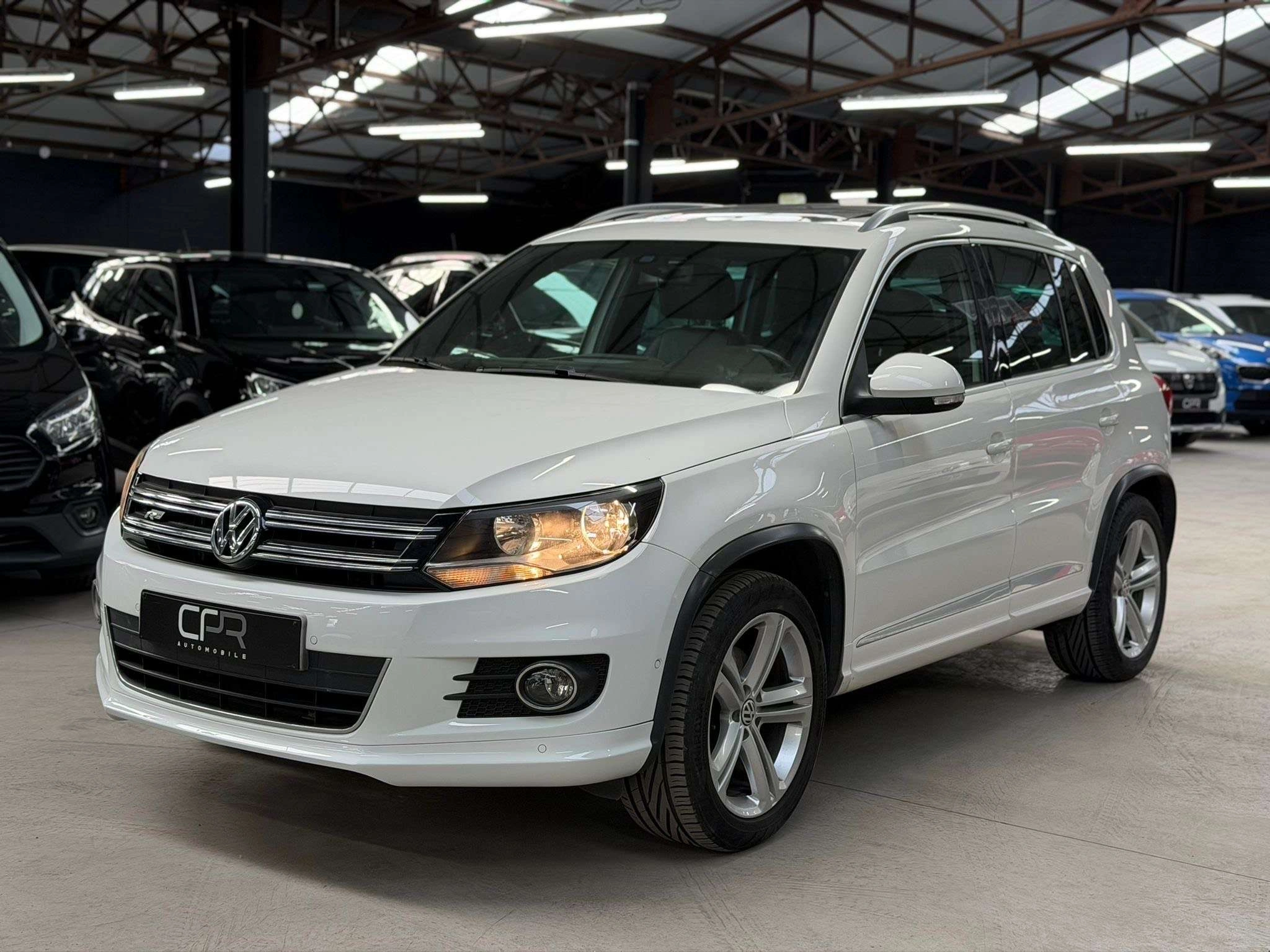 Volkswagen Tiguan 1.4 TSI * R-LINE * GPS * PANO * SIEGE CH * RADAR