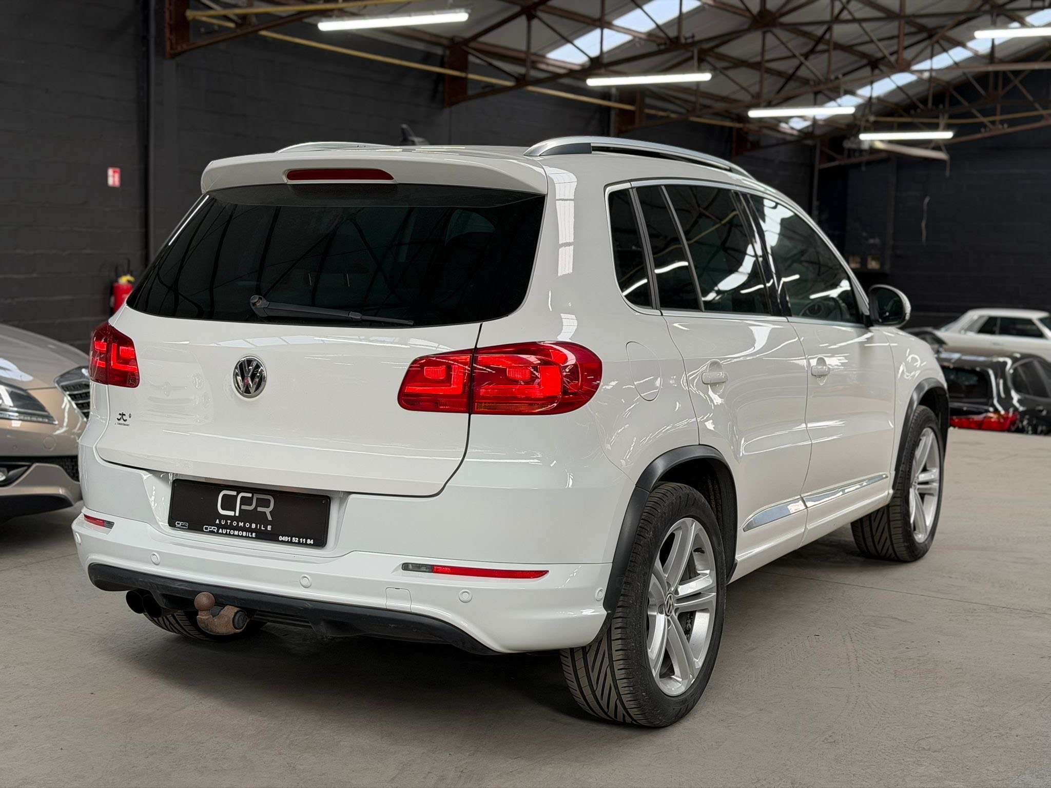 Volkswagen Tiguan 1.4 TSI * R-LINE * GPS * PANO * SIEGE CH * RADAR