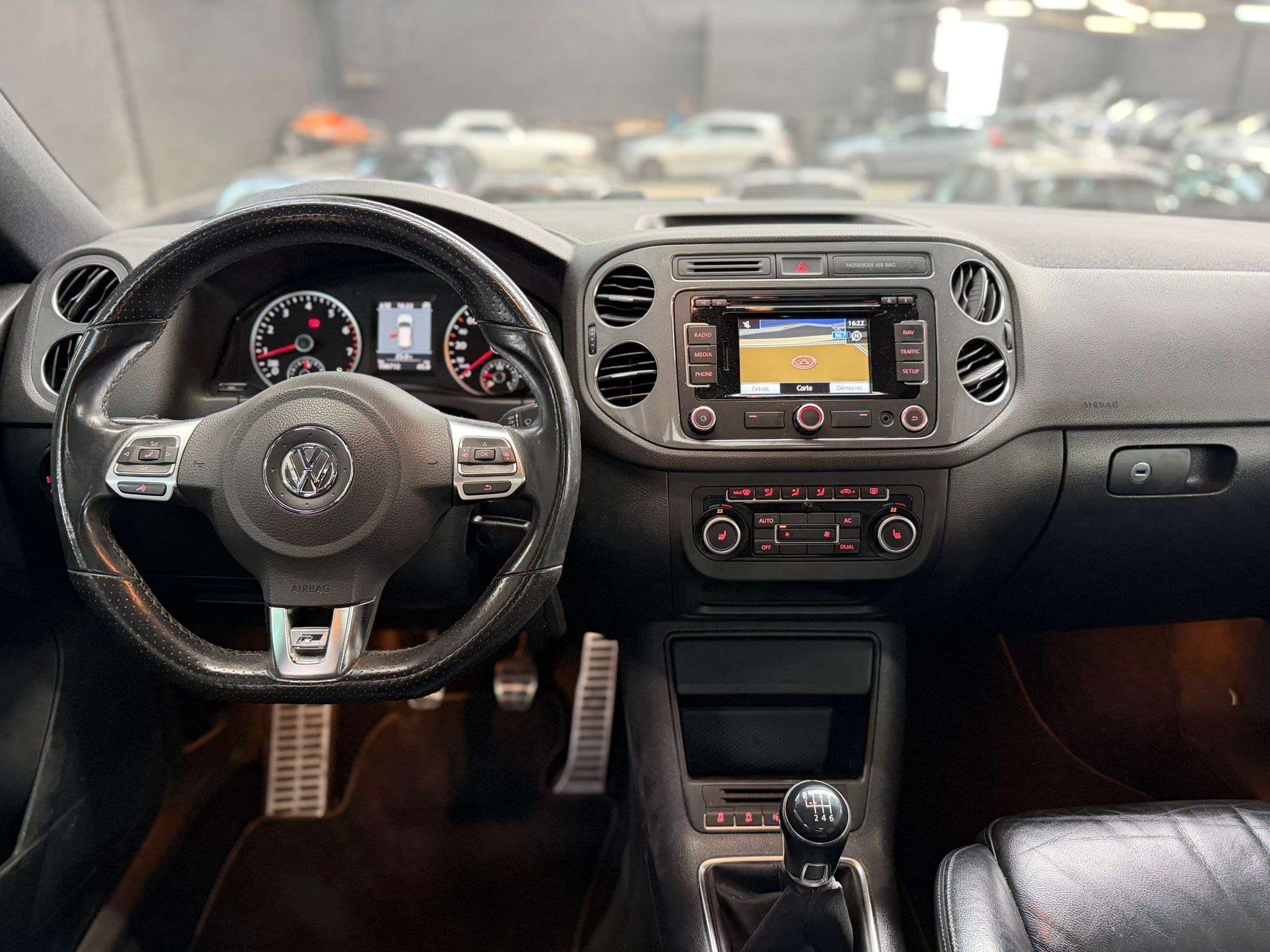 Volkswagen Tiguan 1.4 TSI * R-LINE * GPS * PANO * SIEGE CH * RADAR