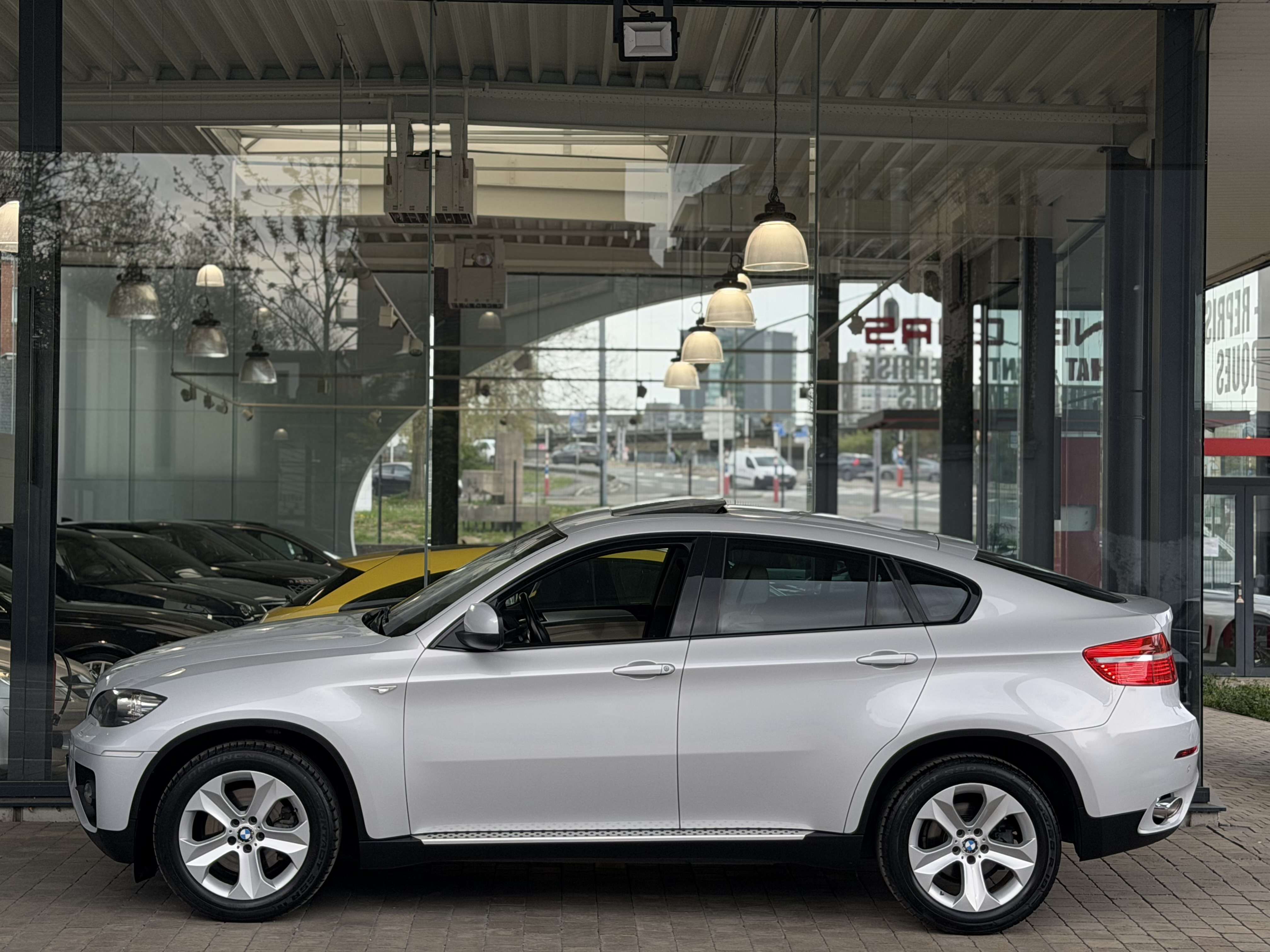 BMW X6 3.0dA 211cv xDrive30d (INDIVIDUAL) TOE-CAMERA-BIXENON-CUIR ELEC-GPS-JA19P-GAR 12MOIS