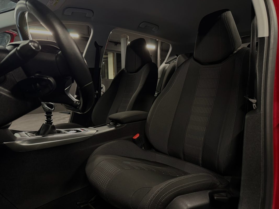 Peugeot 308 II ALLURE 1.2 130 Cv ECRAN GPS TACTILE CAMERA RECUL BVM6 CRIT AIR 1 - GARANTIE AN