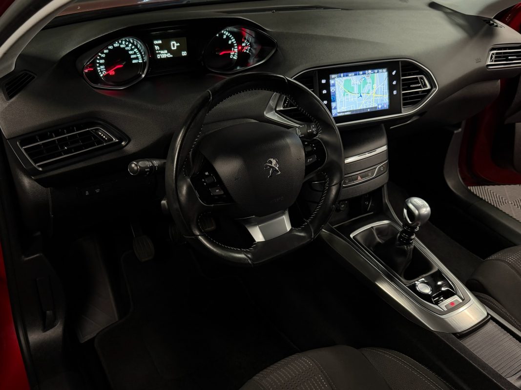 Peugeot 308 II ALLURE 1.2 130 Cv ECRAN GPS TACTILE CAMERA RECUL BVM6 CRIT AIR 1 - GARANTIE AN