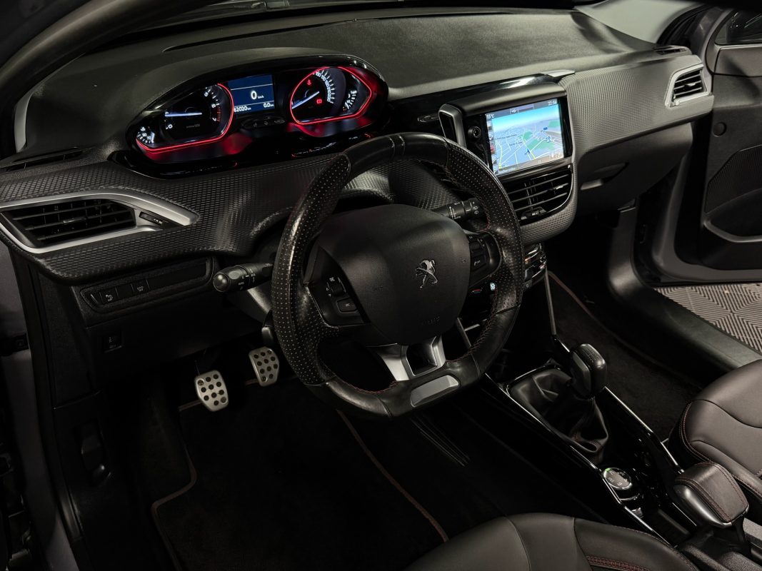 Peugeot 2008 PHASE 2 GT LINE 1.2 110 Cv 1ERE MAIN / GPS APPLE CARPLAY & ANDROID - GARANTIE 1 AN