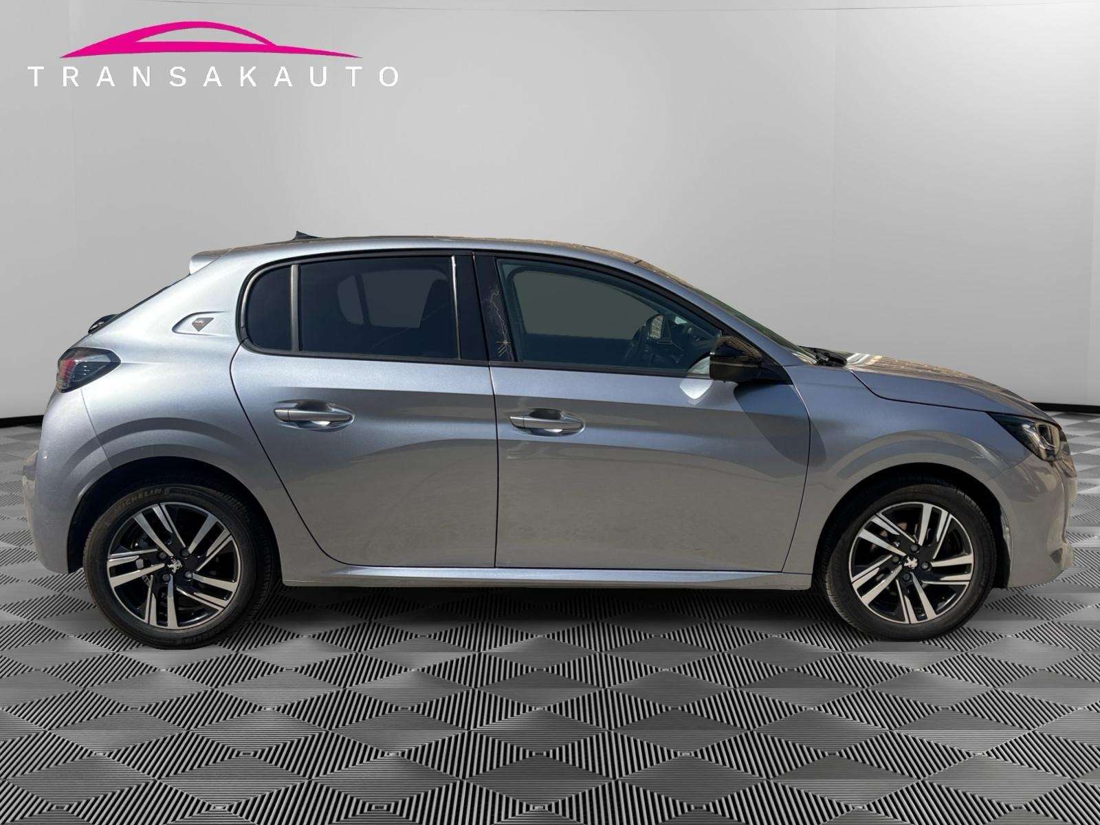 Peugeot 208 208 GT finition roadtrip 1.2 / Carnet complet / Garantie Peugeot 2027