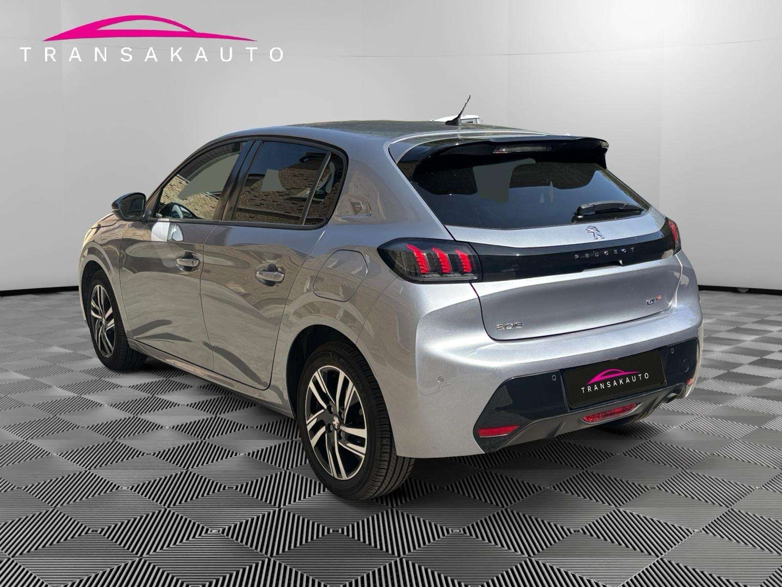 Peugeot 208 208 GT finition roadtrip 1.2 / Carnet complet / Garantie Peugeot 2027