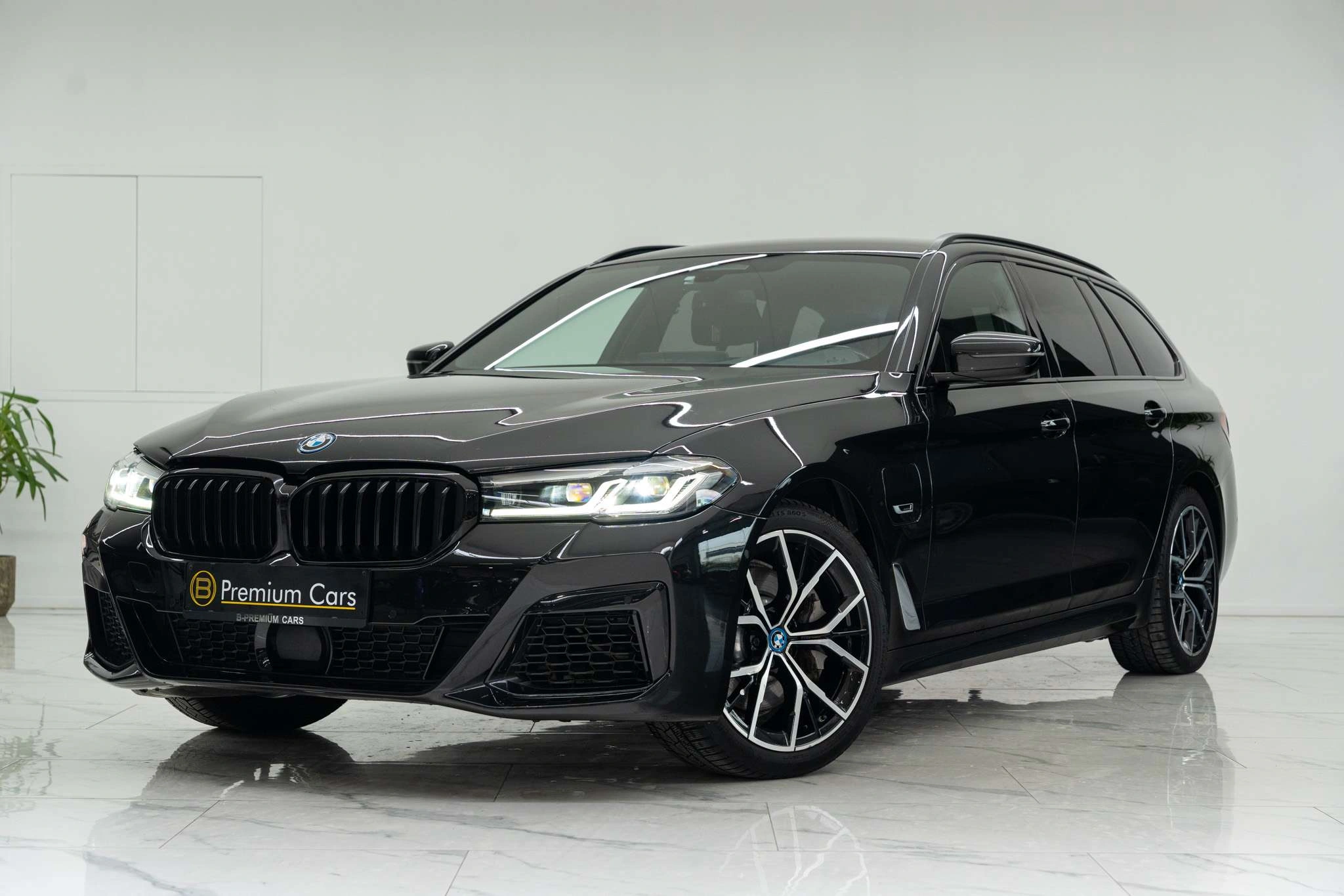 BMW 530 e xDrive touring M-pack! Full, Sfeer, ACC, Trekhaak!