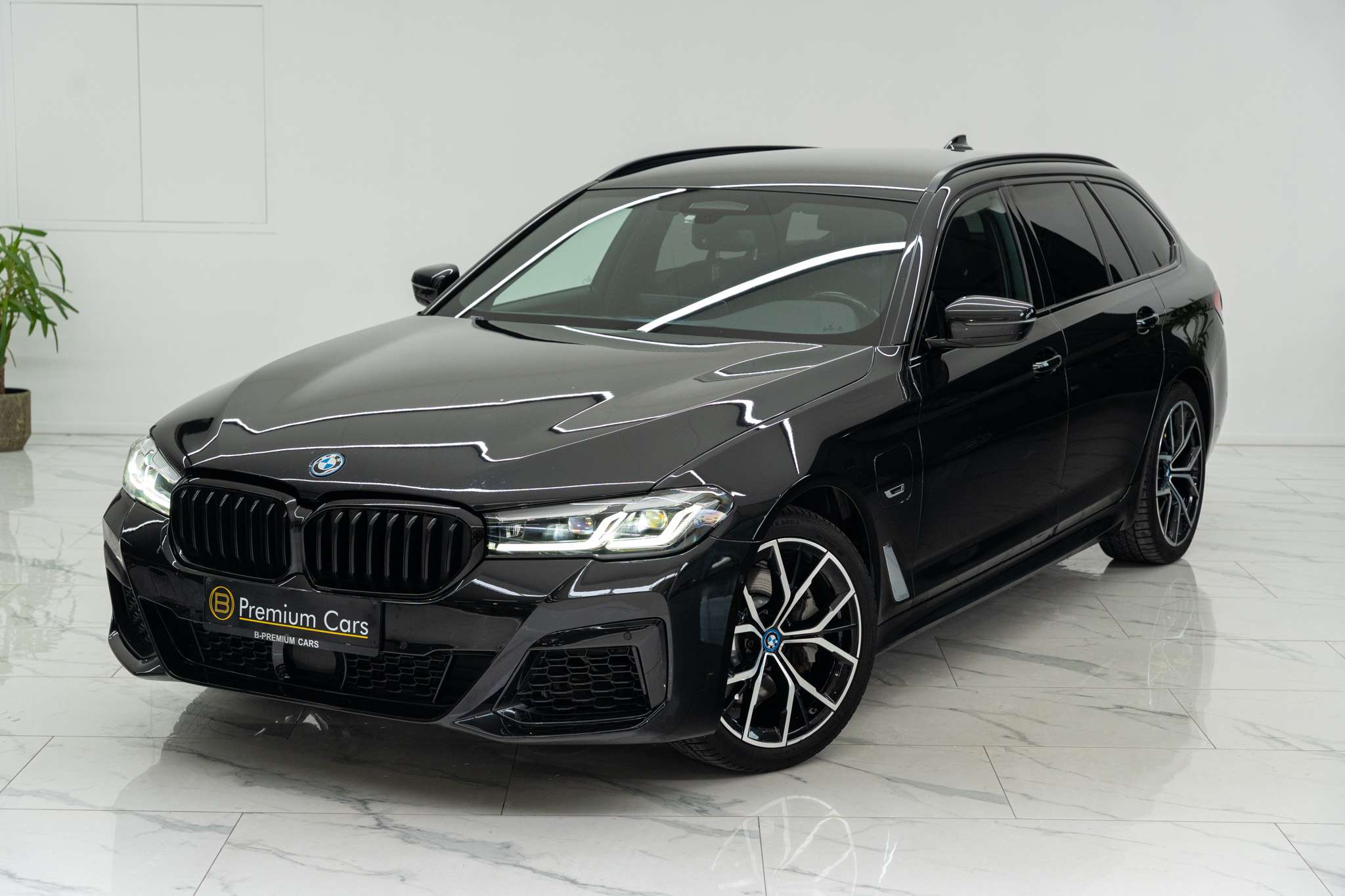 BMW 530 e xDrive touring M-pack! Full, Sfeer, ACC, Trekhaak!