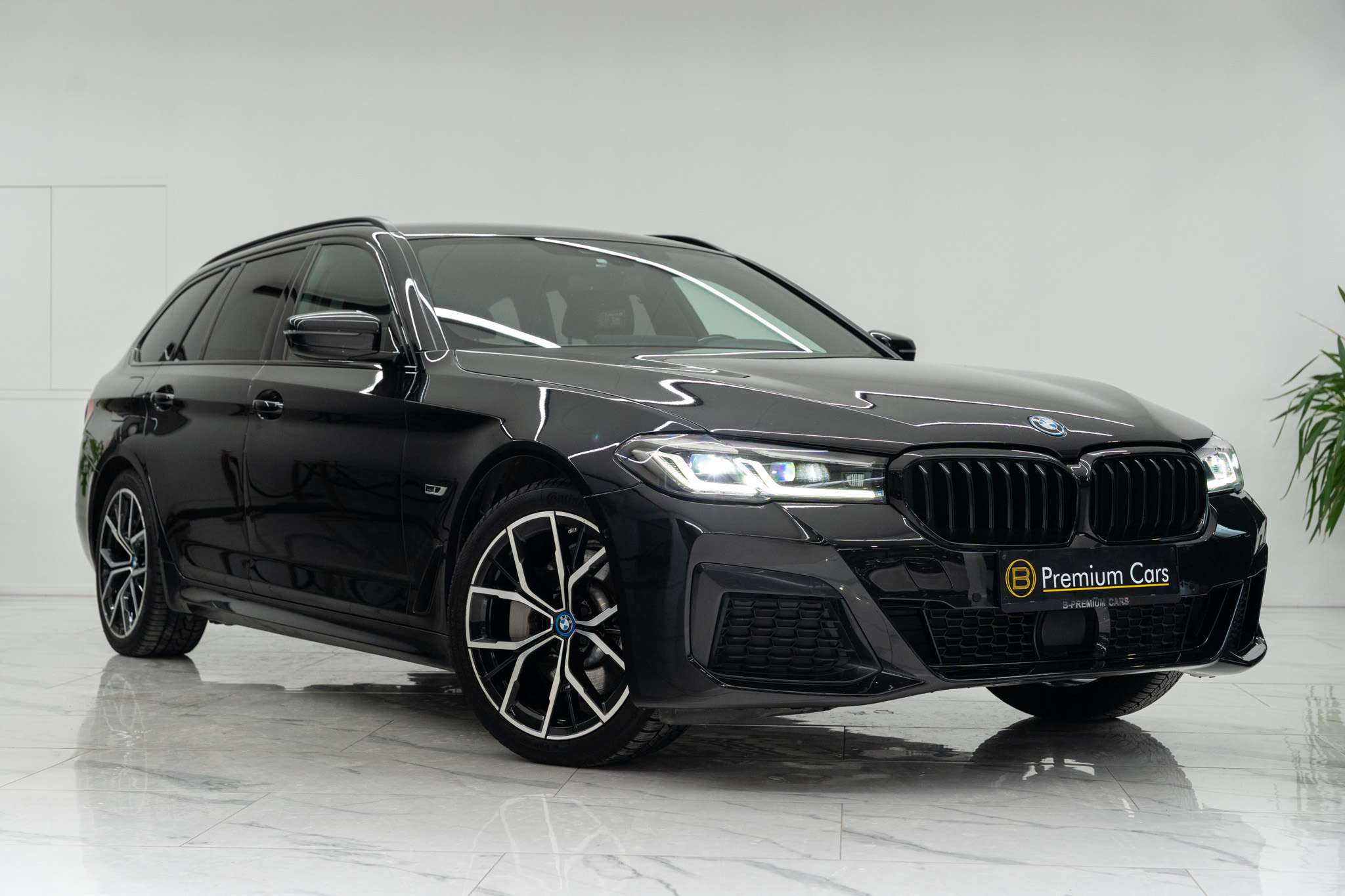 BMW 530 e xDrive touring M-pack! Full, Sfeer, ACC, Trekhaak!