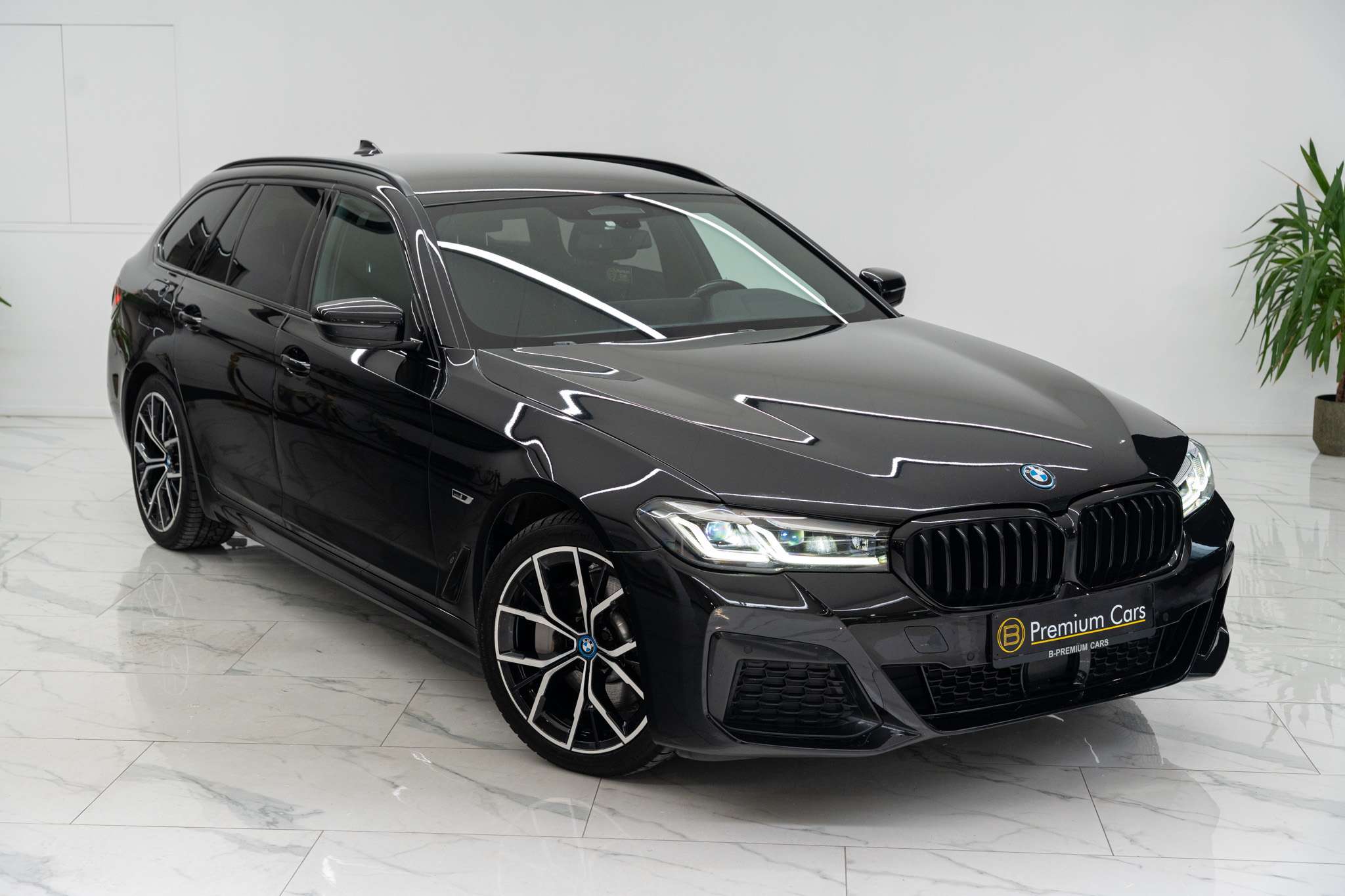 BMW 530 e xDrive touring M-pack! Full, Sfeer, ACC, Trekhaak!