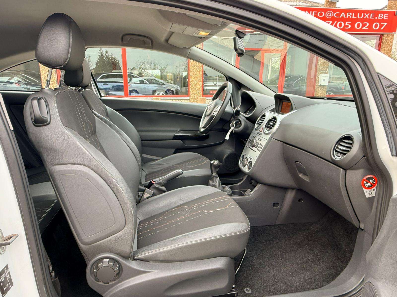Opel Corsa 1.2I 85CV  CLIM JANTES ESSENCE