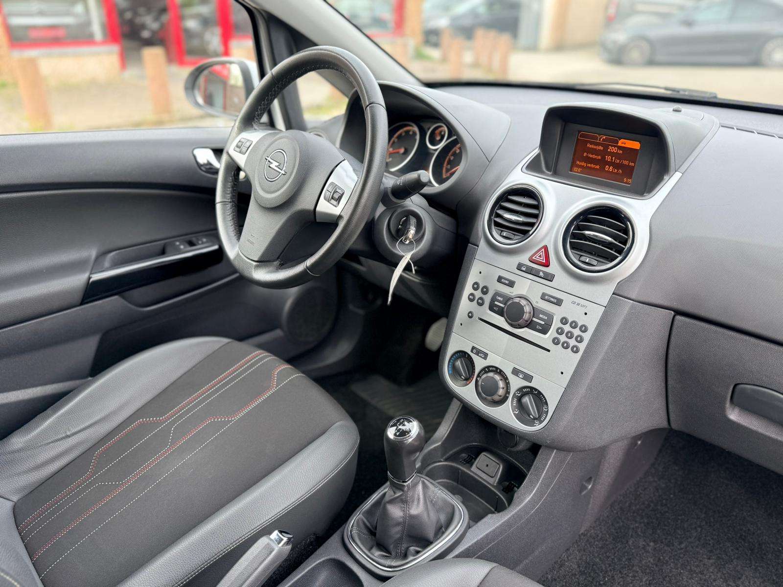 Opel Corsa 1.2I 85CV  CLIM JANTES ESSENCE