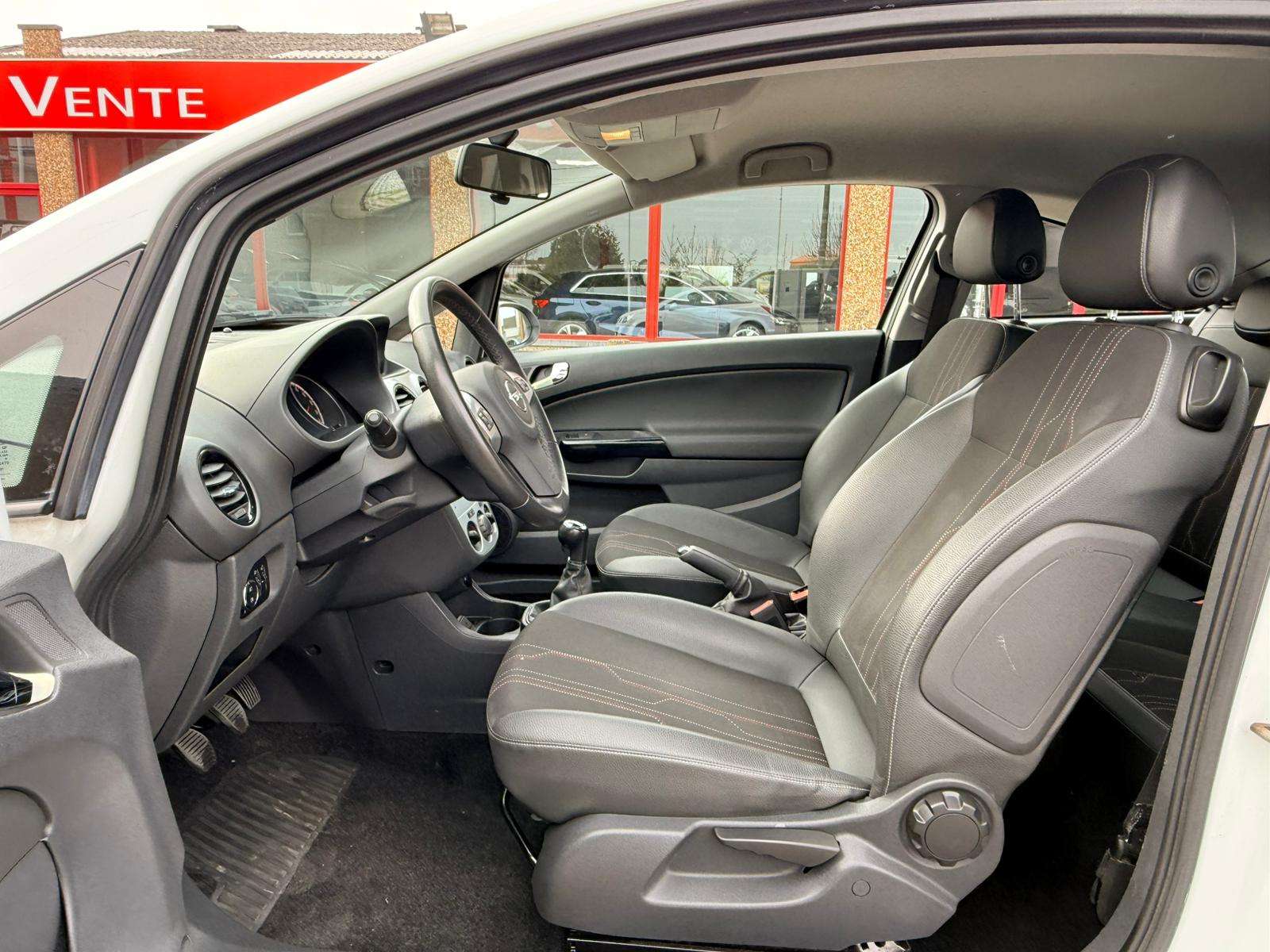 Opel Corsa 1.2I 85CV  CLIM JANTES ESSENCE