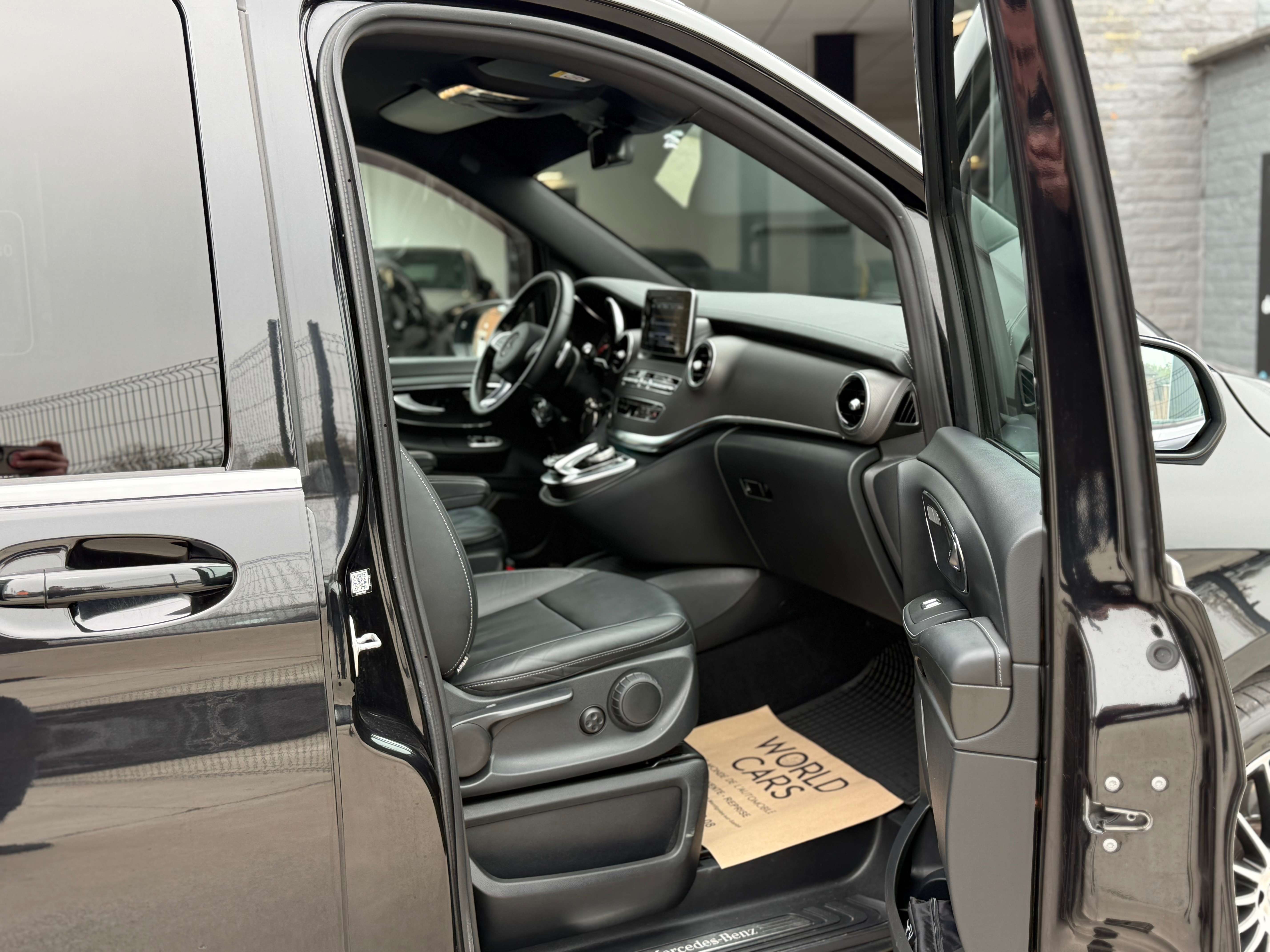 Mercedes-Benz V 250 d AVANTGARDE PACK AMG - TVAC*BTWIN - NAVIGATION - CAMERA - LINE ASS. - XENON - DRIVE SELECT - SIDE ASSIST. - FULL OPTION