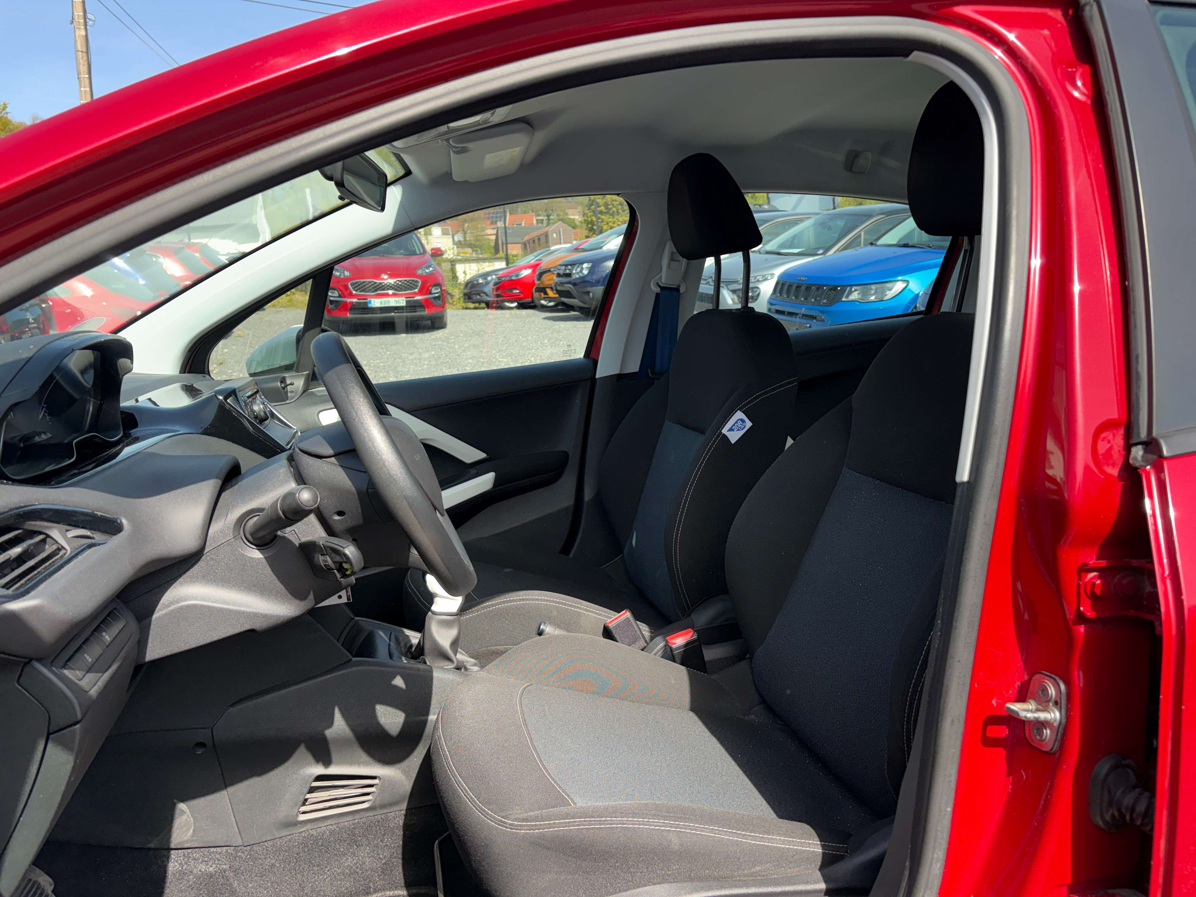 Peugeot 208 1.2i Like - EU6 - GARANTIE 1AN -