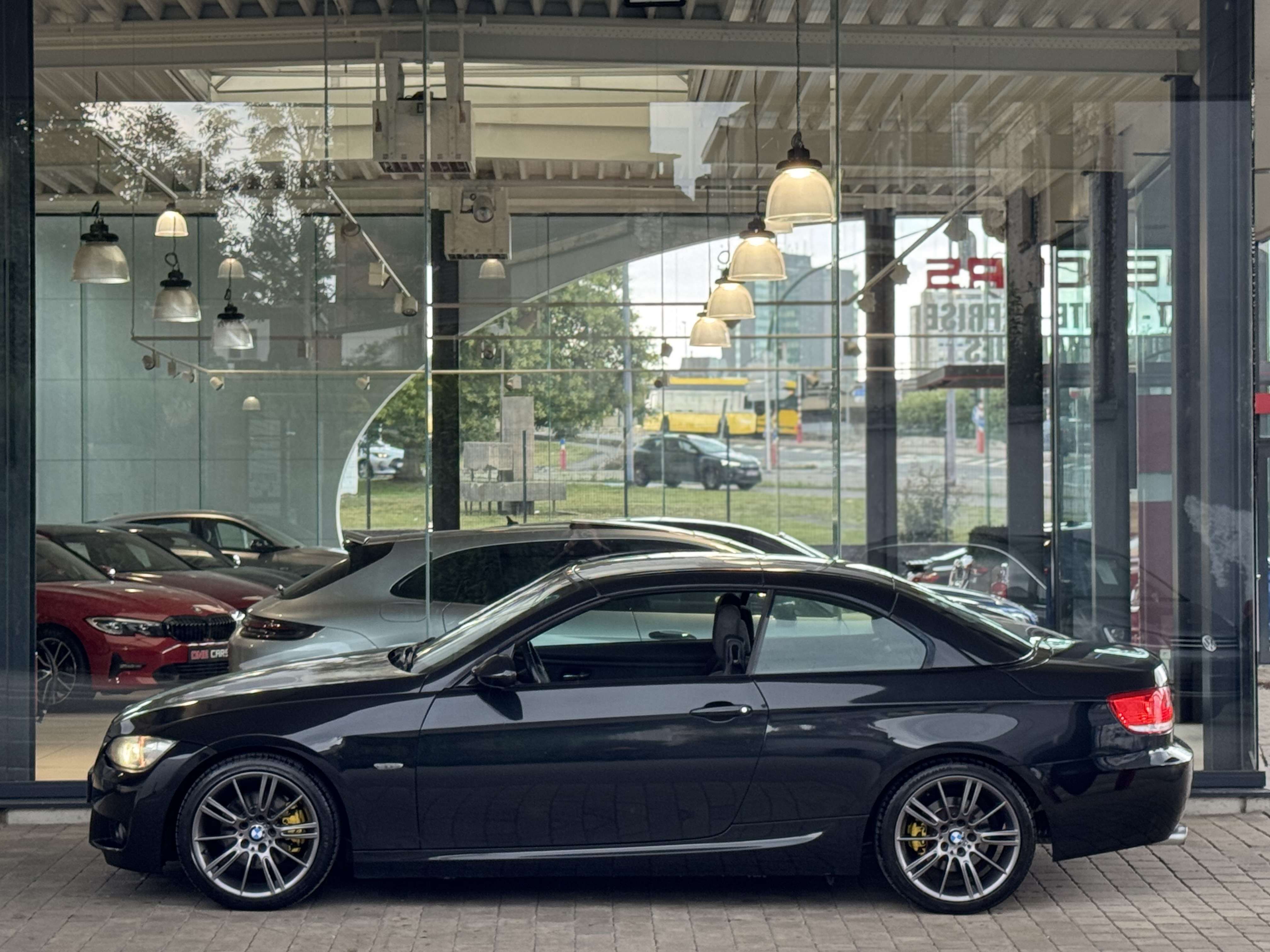BMW 320 d CABRIO "PACK M" BIXENON-ALCANTARA-CLIM-PDC-JA18P-GAR 1AN