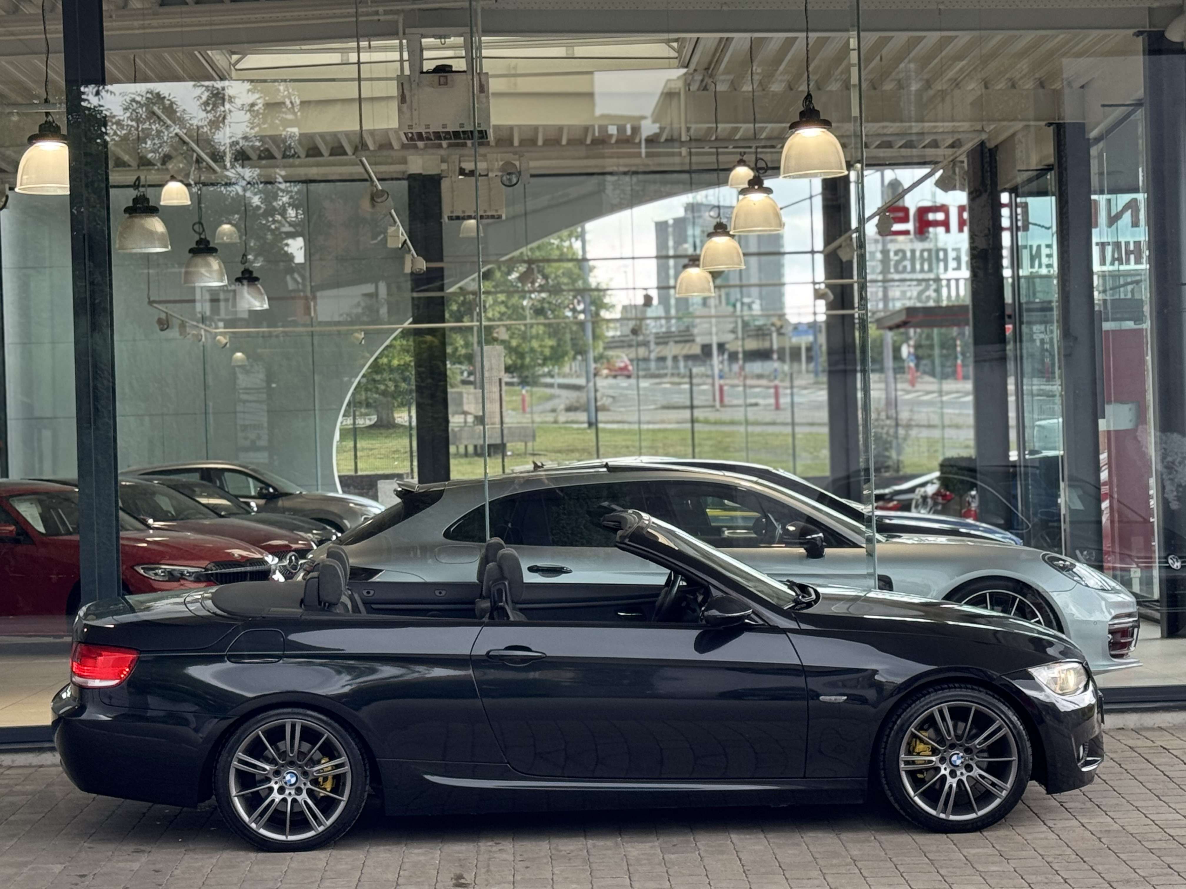 BMW 320 d CABRIO "PACK M" BIXENON-ALCANTARA-CLIM-PDC-JA18P-GAR 1AN
