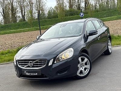 Volvo V60 T3 150CH MOMENTUM - 76.000KM * 1ERE MAIN * GARANTIE