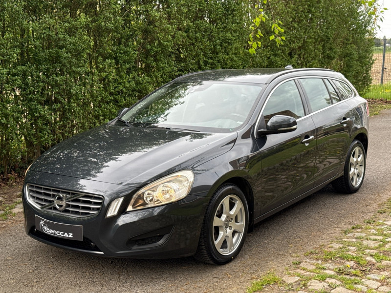 Volvo V60 T3 150CH MOMENTUM - 76.000KM * 1ERE MAIN * GARANTIE