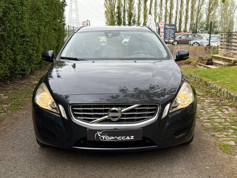 Volvo V60 T3 150CH MOMENTUM - 76.000KM * 1ERE MAIN * GARANTIE