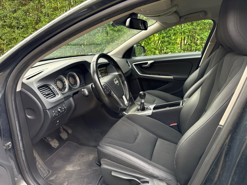 Volvo V60 T3 150CH MOMENTUM - 76.000KM * 1ERE MAIN * GARANTIE