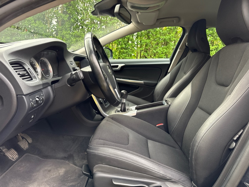 Volvo V60 T3 150CH MOMENTUM - 76.000KM * 1ERE MAIN * GARANTIE