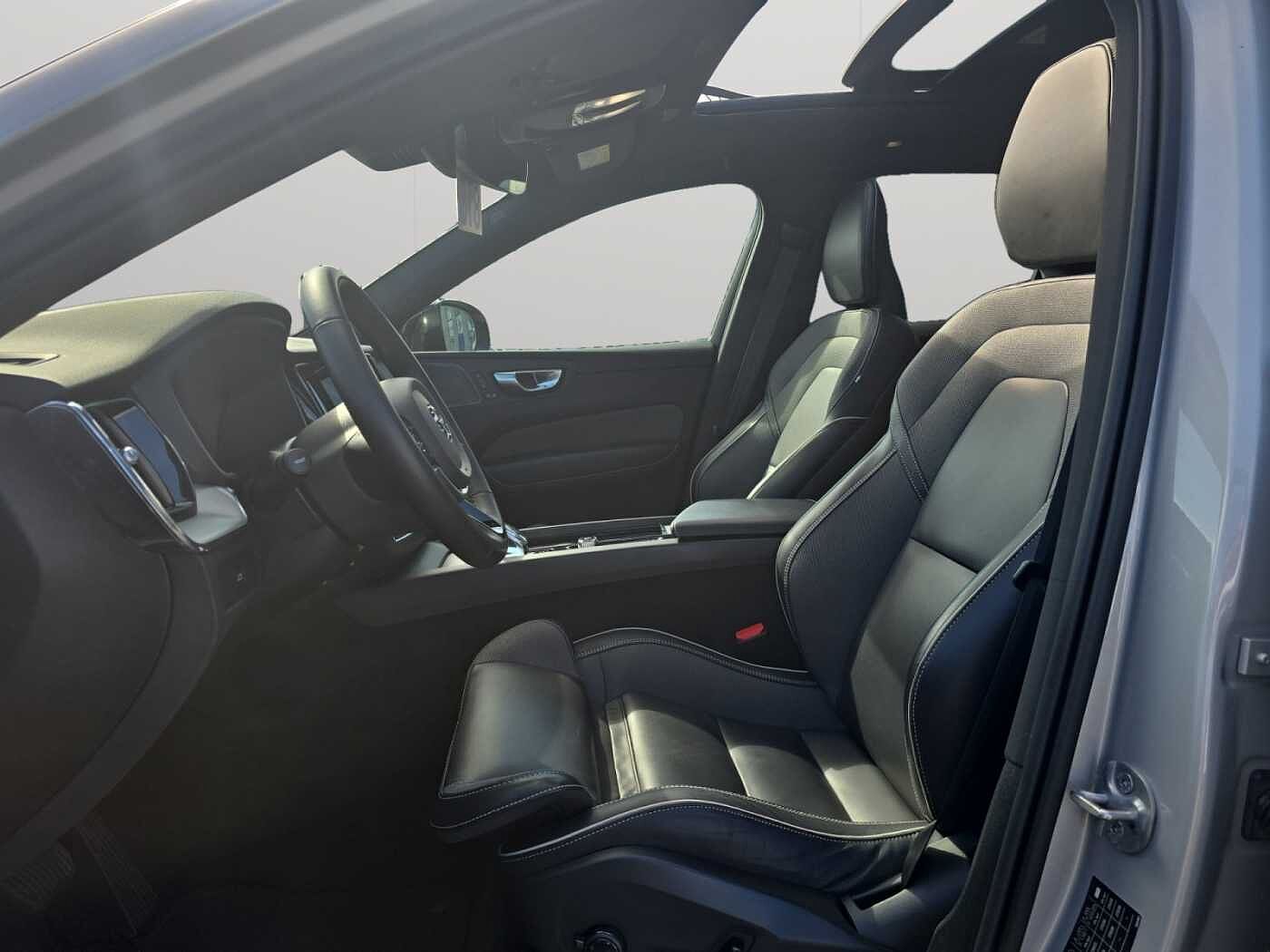 Volvo XC60 XC60 Plus, B4 Mild Hybrid, Diesel, Dark