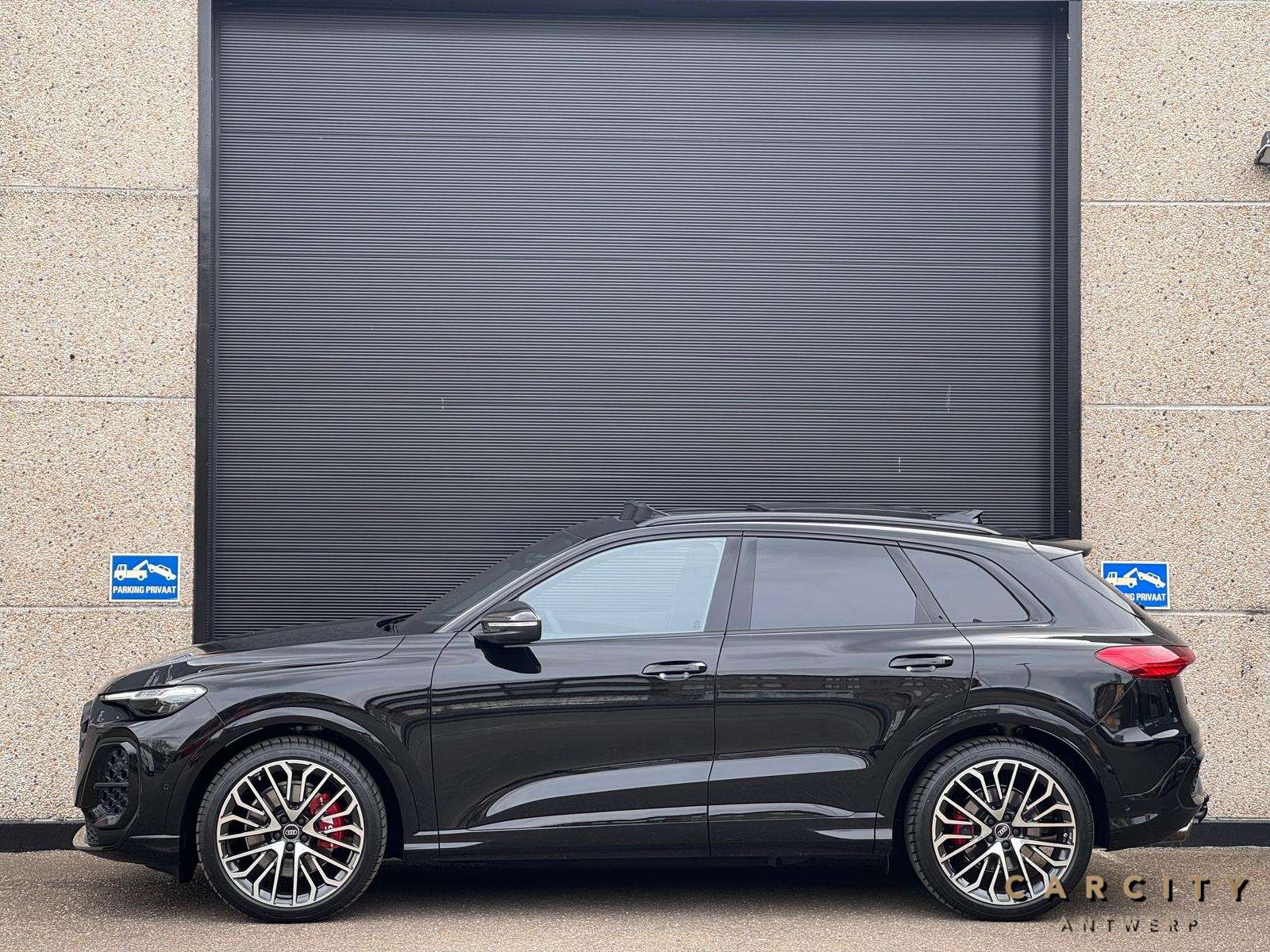 Audi SQ5 SQ5 3.0 V6 TFSI Quattro S tronic 2026 | MASSAGE | TREKHAAK | PANO | HUD | CARBON | OLED | PASSAGIER SCHERM | B&O | 360° |
