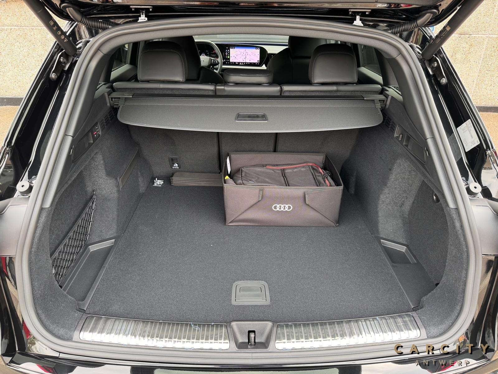 Audi SQ5 SQ5 3.0 V6 TFSI Quattro S tronic 2026 | MASSAGE | TREKHAAK | PANO | HUD | CARBON | OLED | PASSAGIER SCHERM | B&O | 360° |