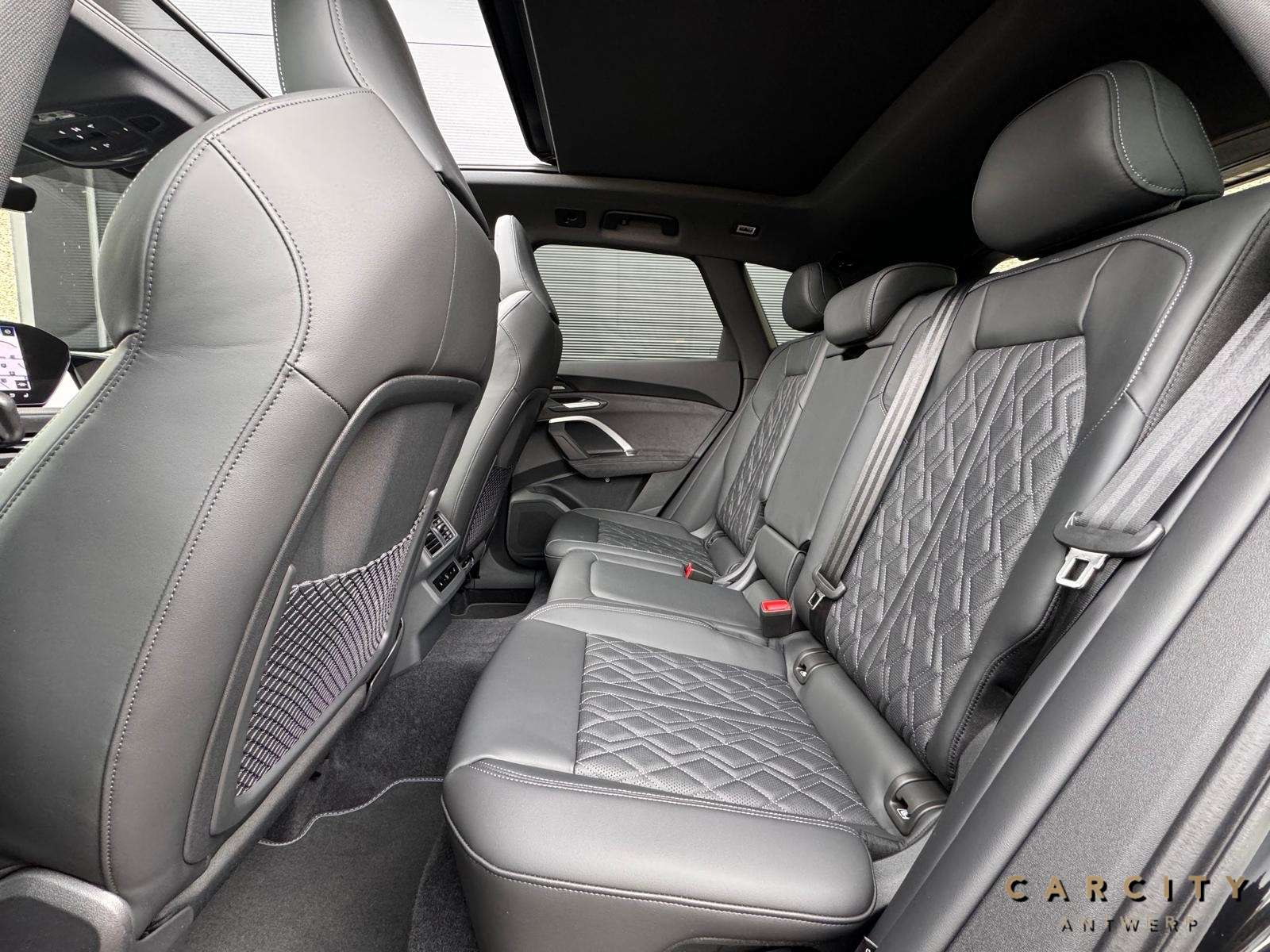 Audi SQ5 SQ5 3.0 V6 TFSI Quattro S tronic 2026 | MASSAGE | TREKHAAK | PANO | HUD | CARBON | OLED | PASSAGIER SCHERM | B&O | 360° |
