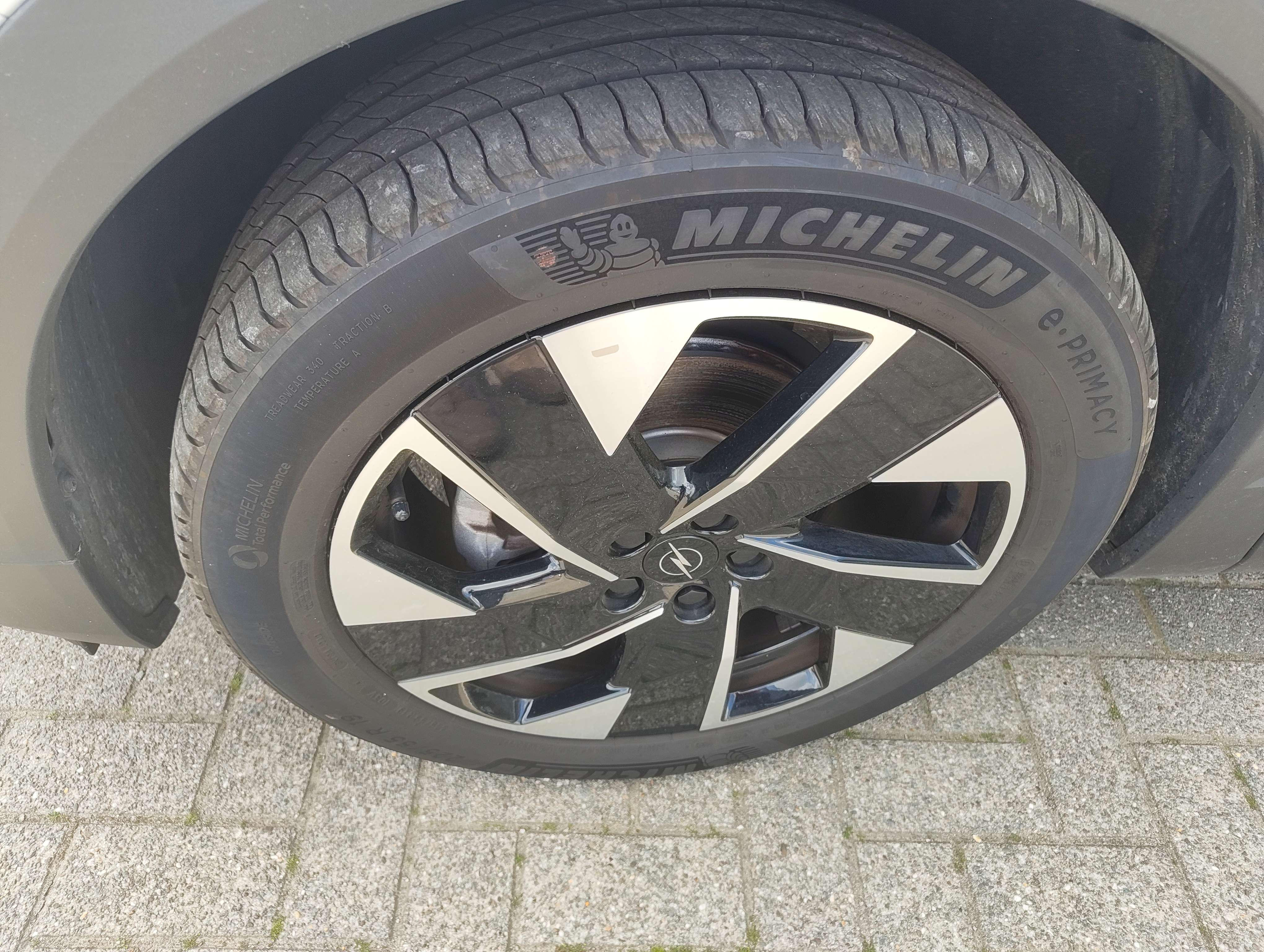 Opel Grandland Grandland GS 1.2 Hybride (benz + el.) 23050 km *