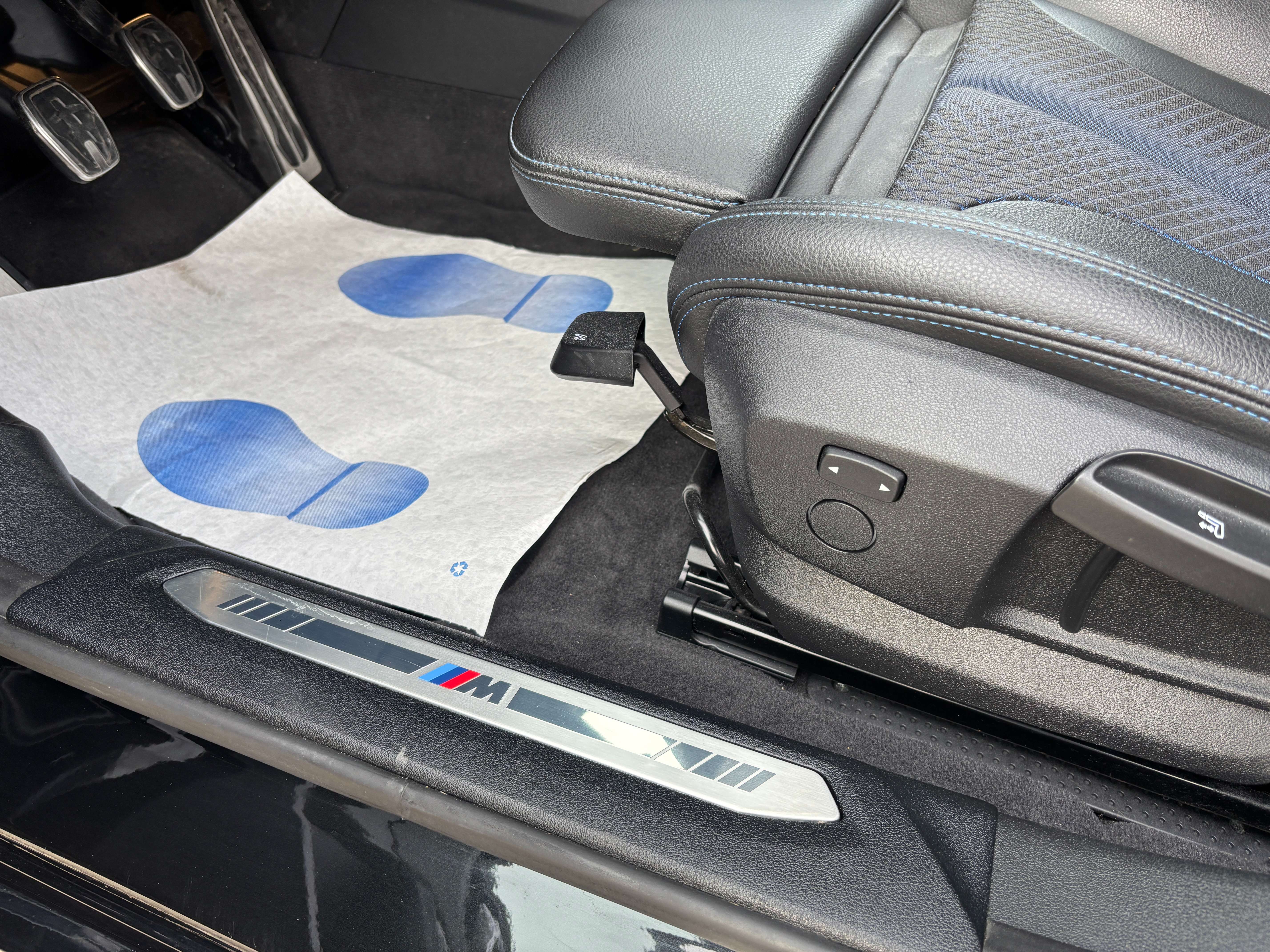 BMW 118 d *PACK M*CARPLAY*CAMERA*LED*1ER PROPRIO*GARANTIE*