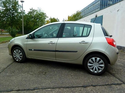 Renault Clio RENAULT CLIO 3 III 1.6 16v 88ch privilège Essence