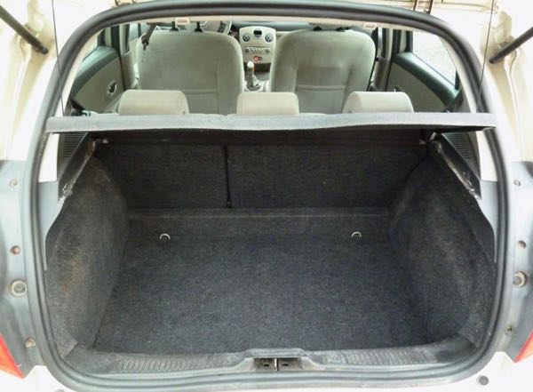 Renault Clio RENAULT CLIO 3 III 1.6 16v 88ch privilège Essence